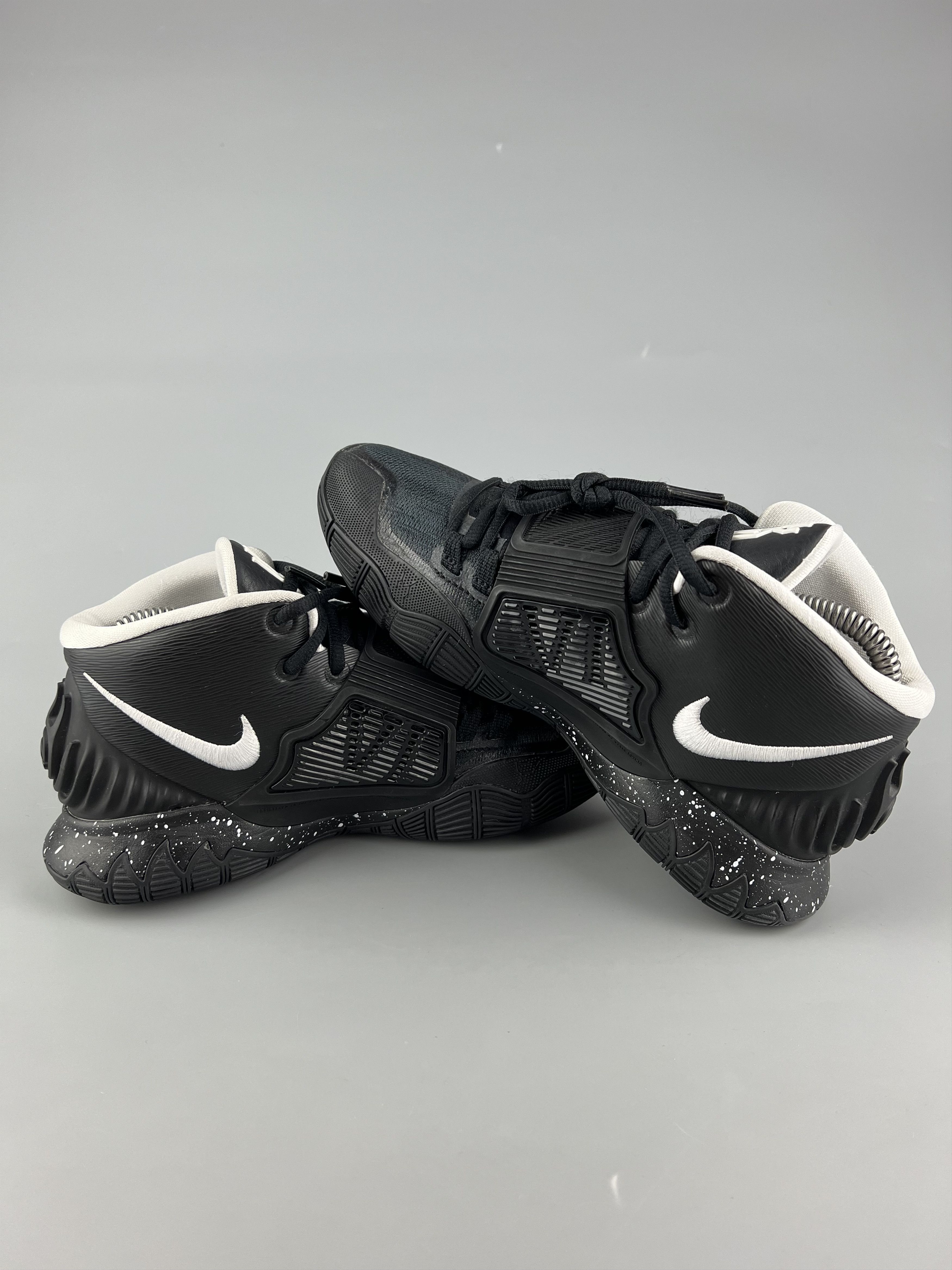 Nike Nike Kyrie 6 Basketball Shoes Women's Size 36.5 Size US 5.5 / IT 35.5 - 5 Thumbnail