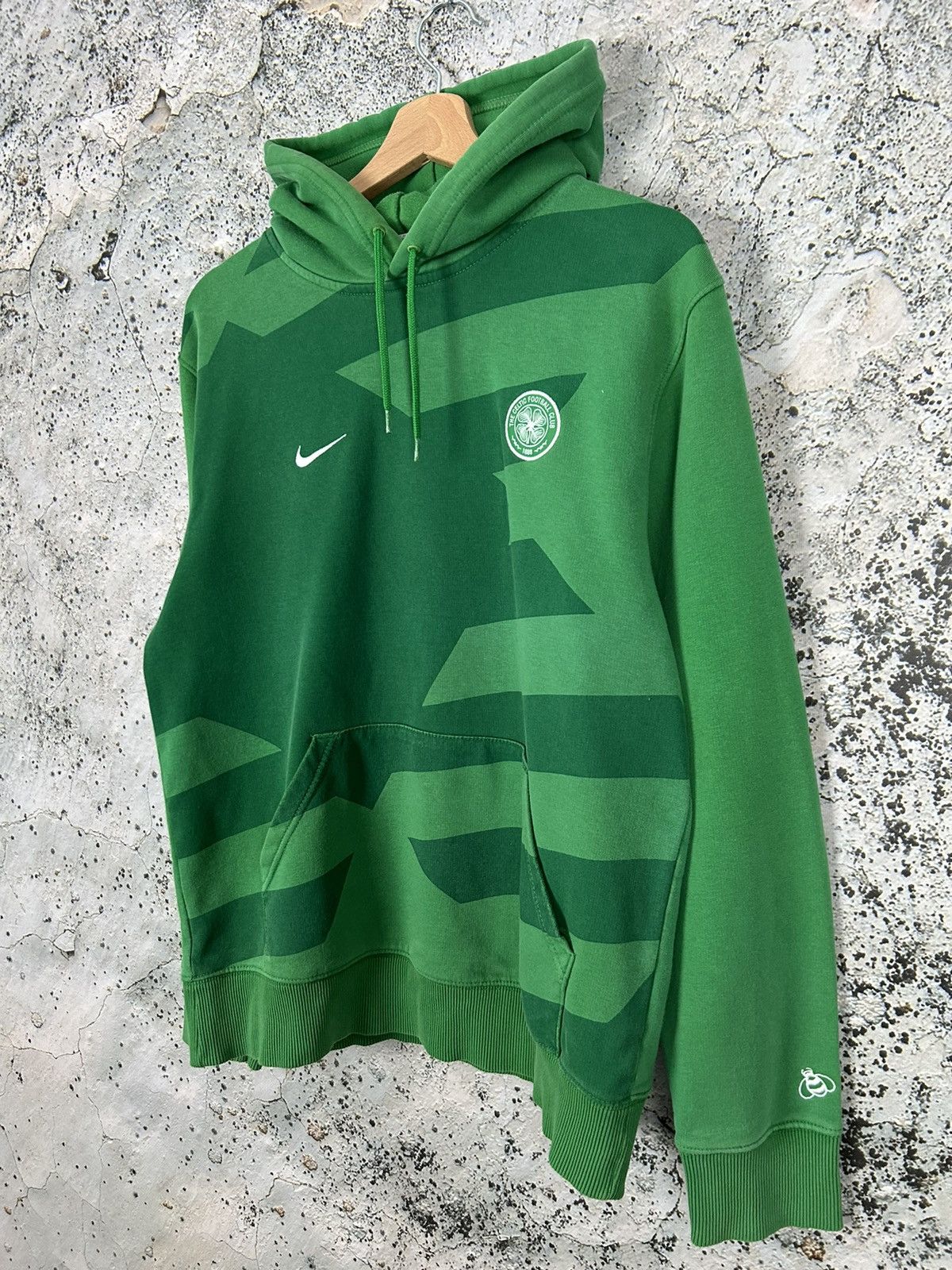 Nike Vintage Nike Celtic Glasgow Hoodie Swoosh Soccer Football Size US M / EU 48-50 / 2 - 2 Thumbnail