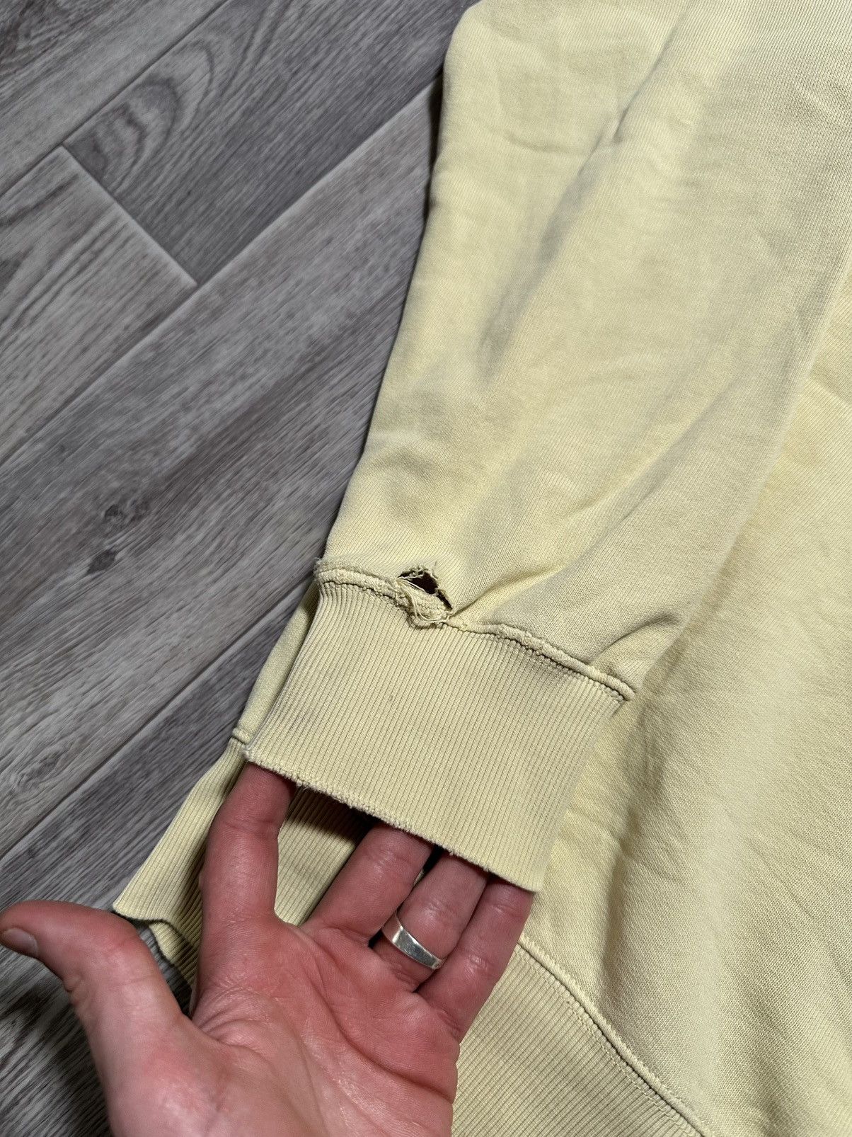 Carhartt × Carhartt Wip × Vintage Vintage Carhartt Distressed Faded Pocket Crewneck Sweat Size US M / EU 48-50 / 2 - 8 Thumbnail