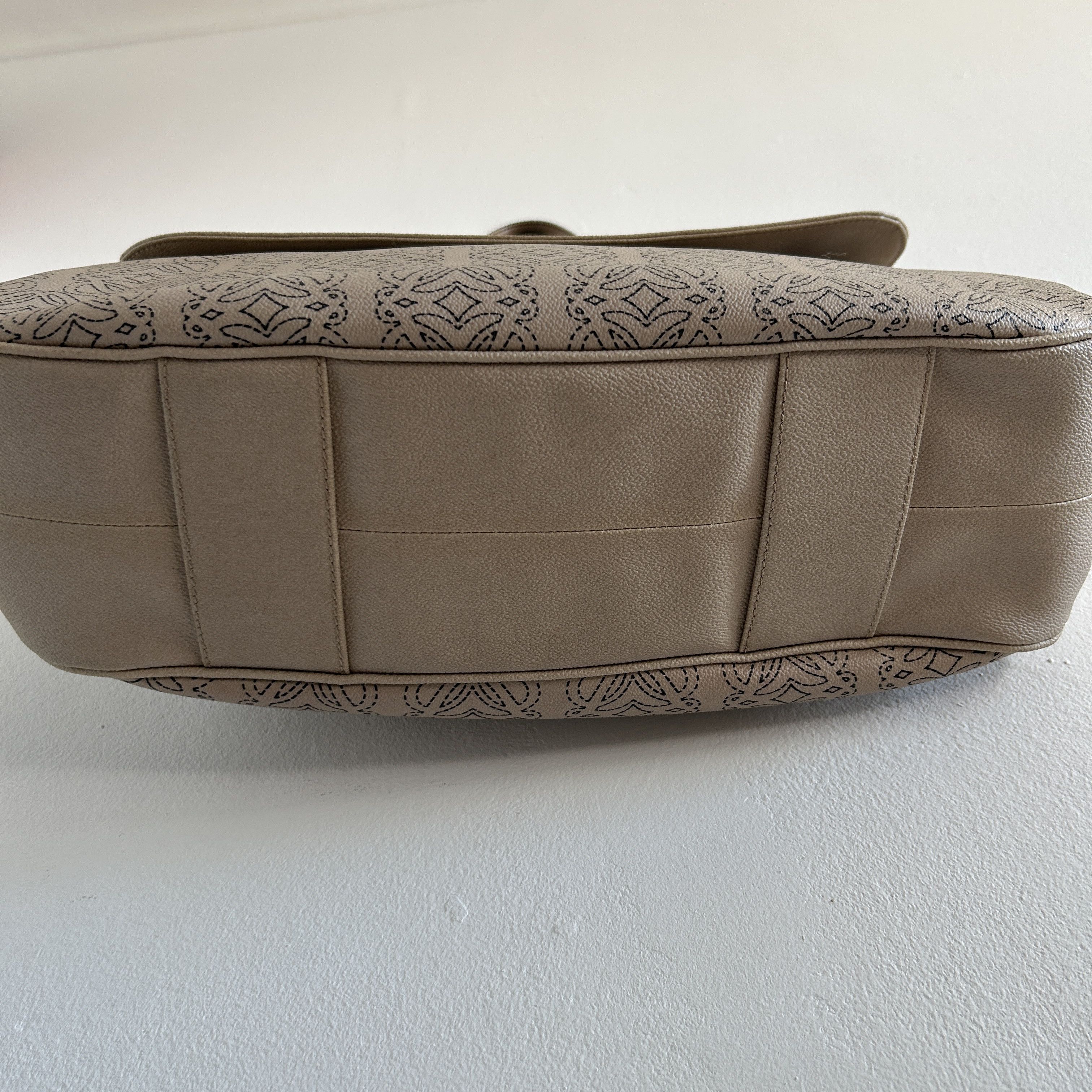 Loewe Loewe Limited Edition Anagram Shoulder Bag Size ONE SIZE - 5 Thumbnail