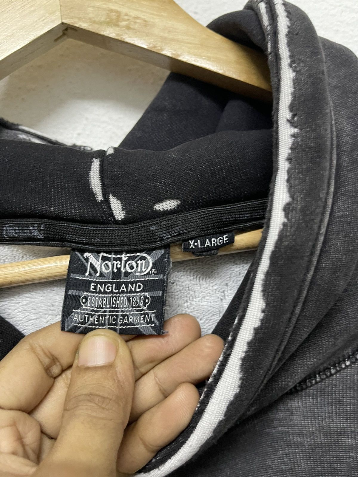 Norton 2000s NORTON ENGLAND DISTRESSED STYLE HOODIE RARE Size US XL / EU 56 / 4 - 20 Thumbnail