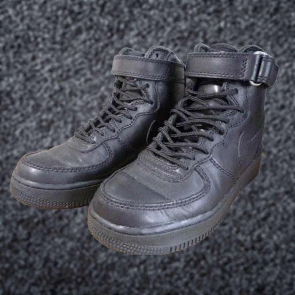 Nike Item Specifications: Brand: Nike Size US 7 / EU 40 - 1 Thumbnail