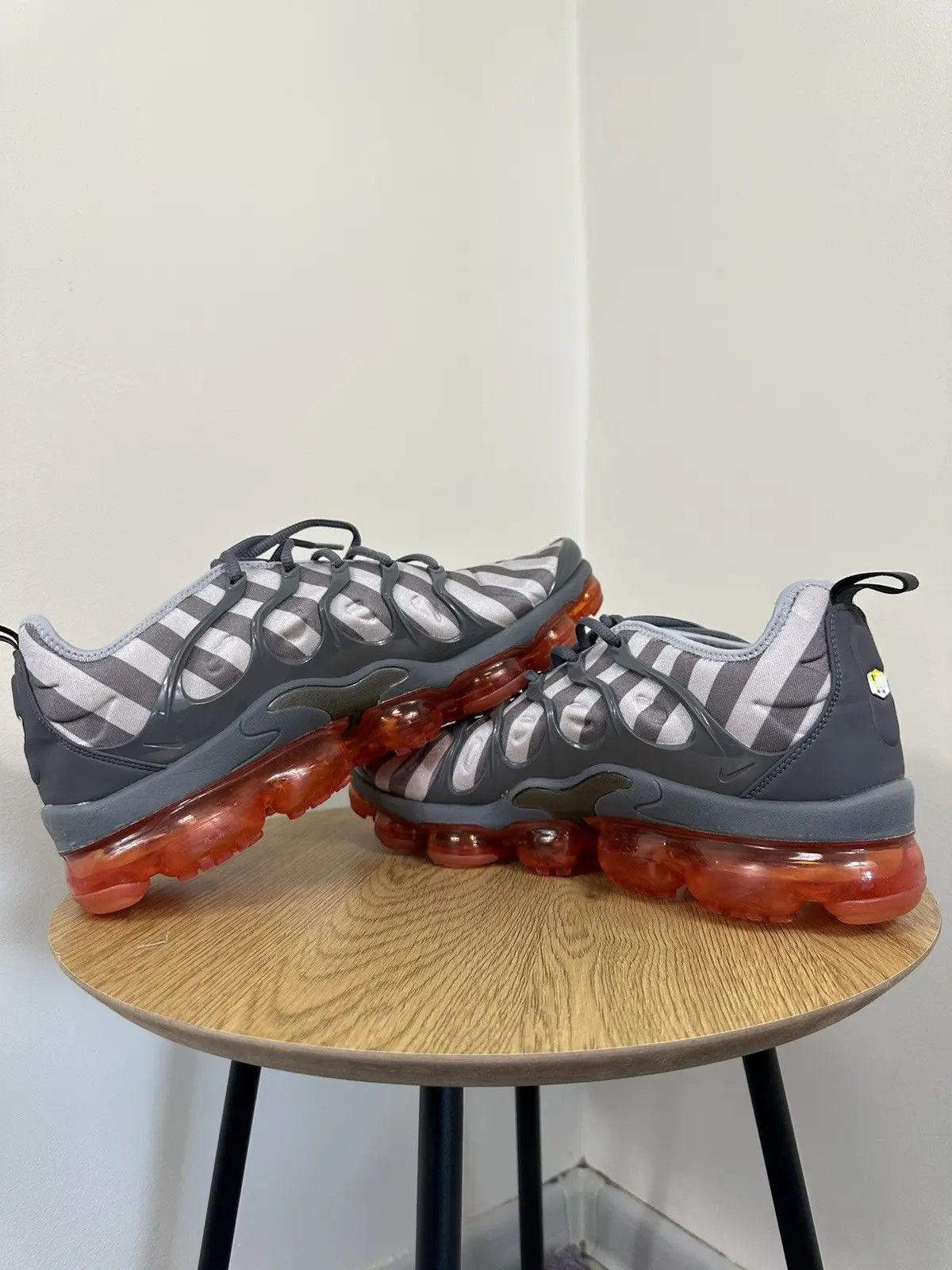 Nike Nike Air VaporMax Plus Wolf Grey Striped Hype Sneakers Size US 12 / EU 45 - 6 Thumbnail