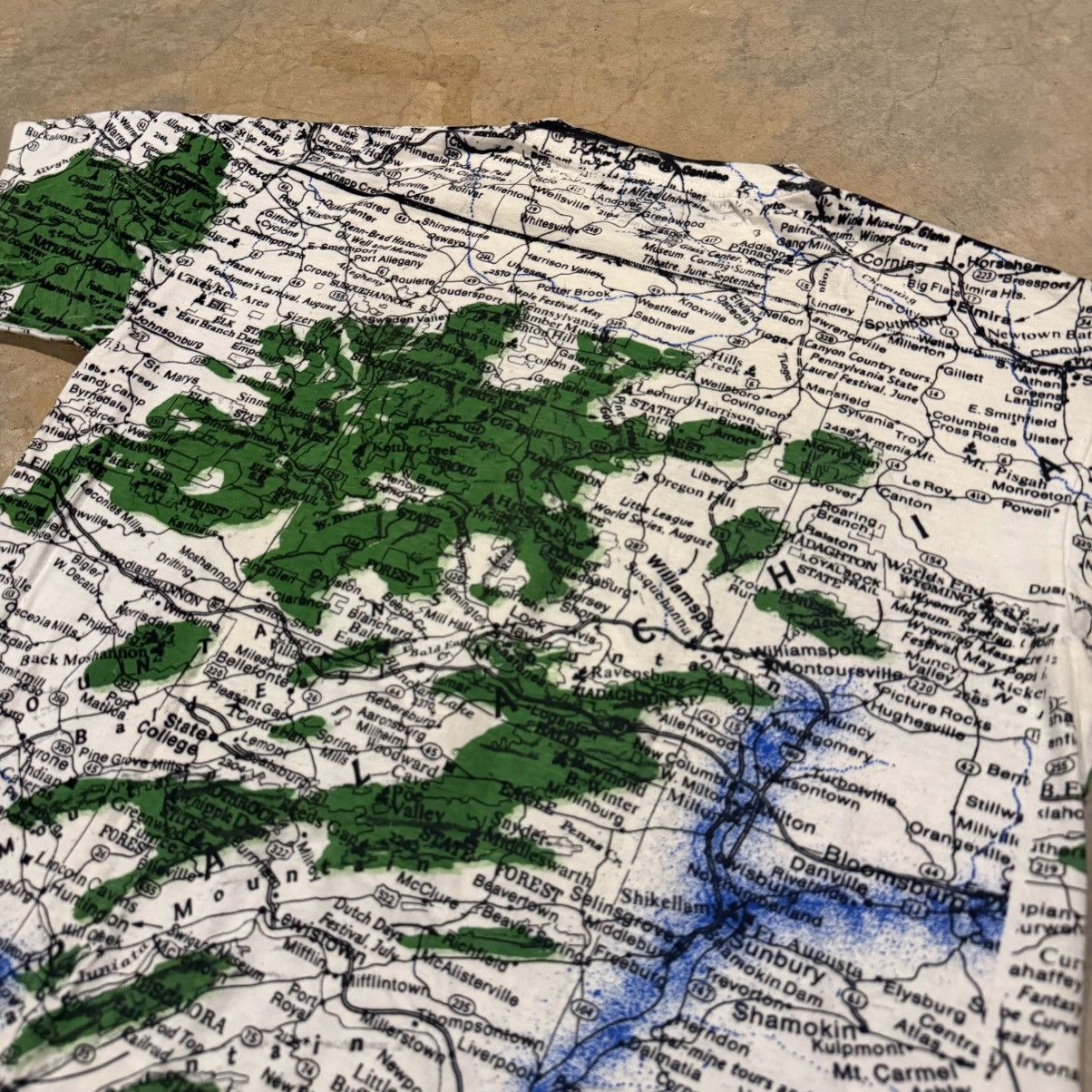 Vintage Vintage 1990s Pennsylvania AOP All Over Print Map Tee Size US L / EU 52-54 / 3 - 8 Thumbnail