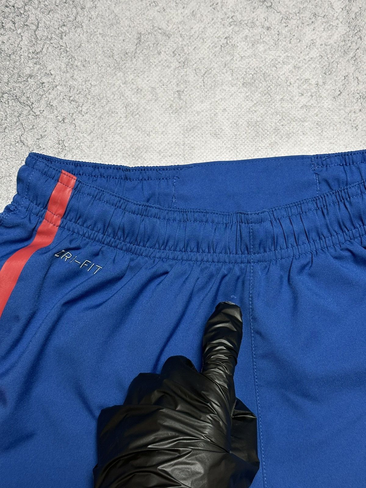 Nike Nike FC Barcelona Football Vintage Soccer Shorts Size US 30 / EU 46 - 9 Thumbnail