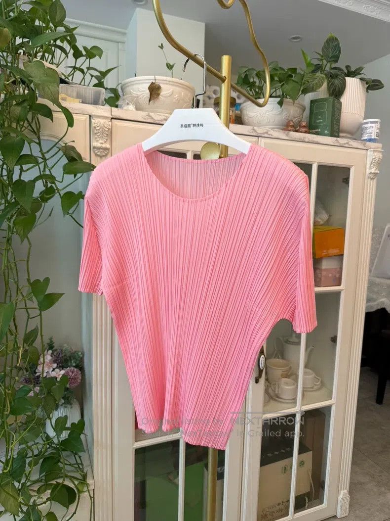 Issey Miyake Issey Miyake Short-Sleeve Crew-Neck Classic Pink Top Size XL / US 12-14 / IT 48-50 - 2 Thumbnail