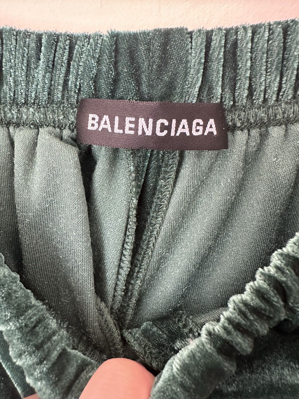Balenciaga Balenciaga FW17 Stretch Velvet Pants Green Size US 30 / EU 46 - 3 Thumbnail