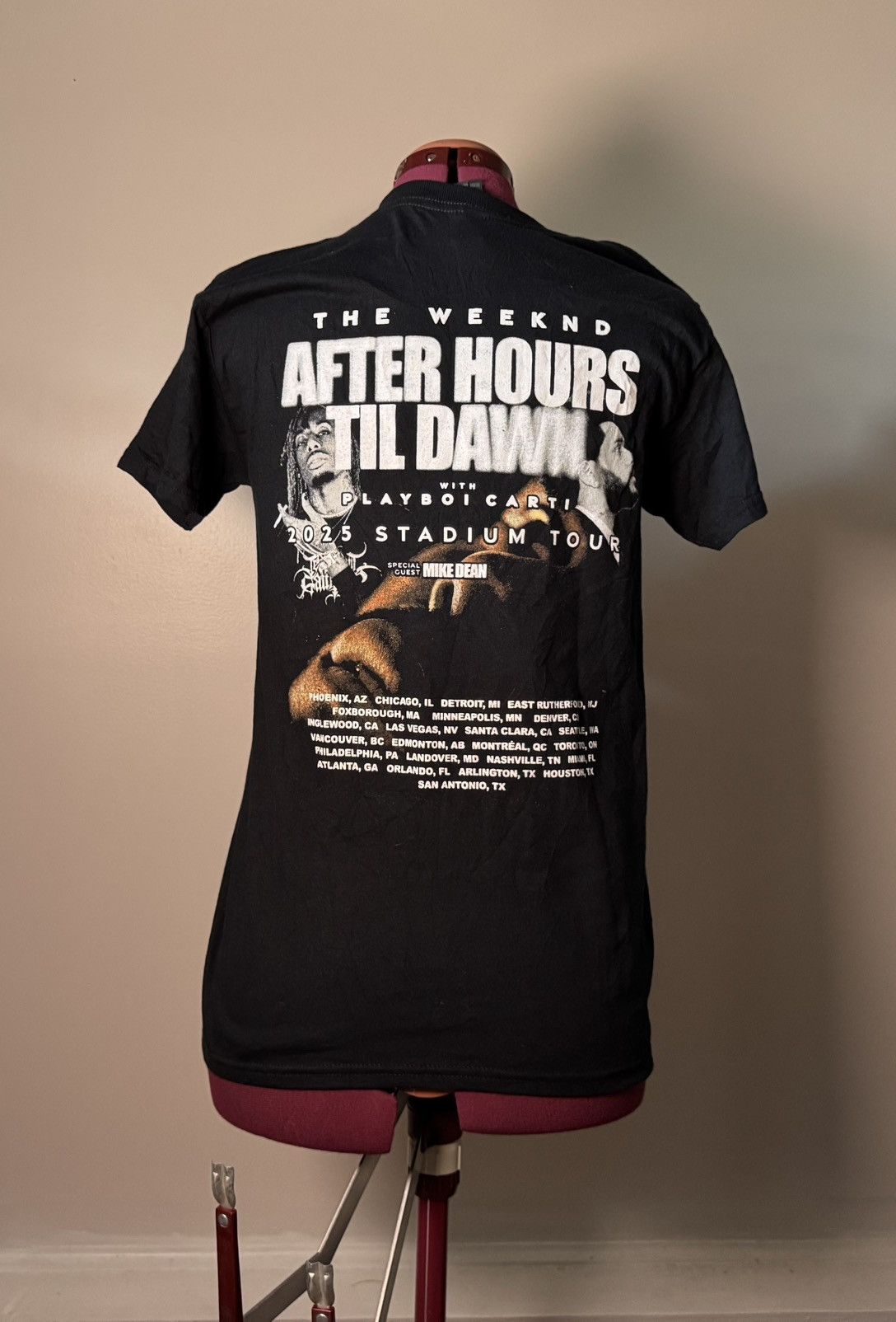 Gildan Weeknd After hours til dawn authentic tour tee Size US S / EU 44-46 / 1 - 2 Thumbnail
