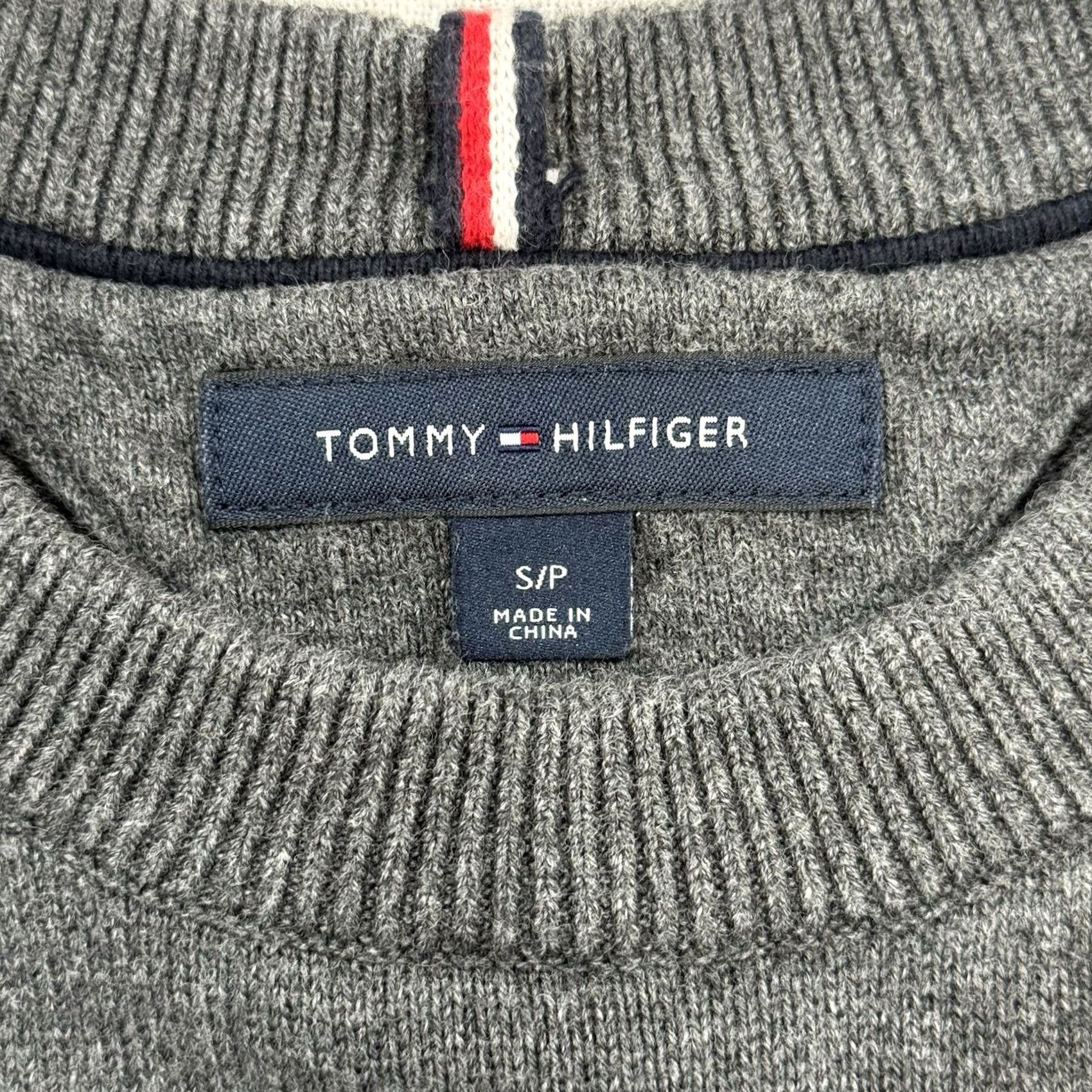 Tommy Hilfiger VINTAGE Tommy Hilfiger Knit Crewneck Sweater Unisex Adults Small Gray Cable-Knit Logo 90s Timeless Pullover Size US S / EU 44-46 / 1 - 4 Thumbnail