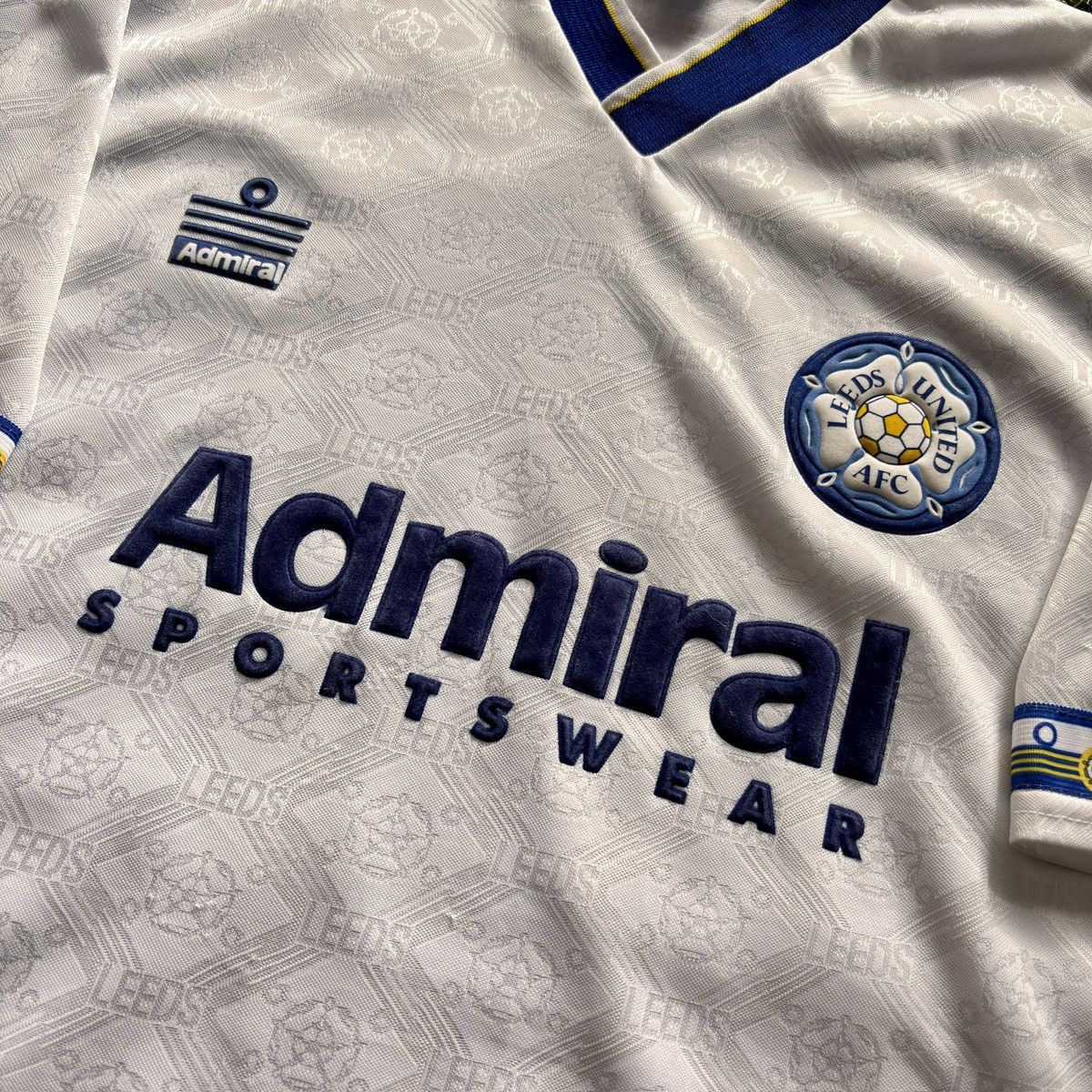 Vintage Leeds United Home 1992-93 Cantona #7 Soccer Jersey Size US M / EU 48-50 / 2 - 4 Thumbnail