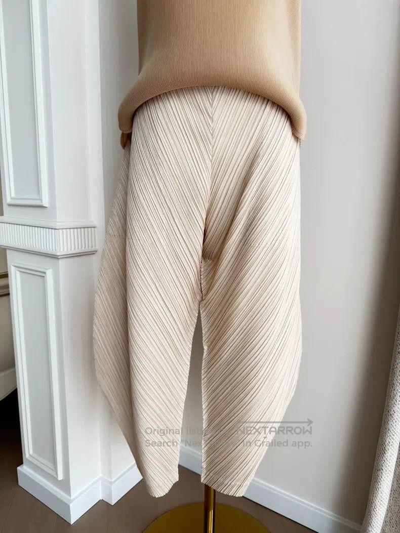 Issey Miyake Issey Miyake Disc-shaped Irregular Pants Light Beige Size 25" / US 0 / IT 36 - 1 Thumbnail
