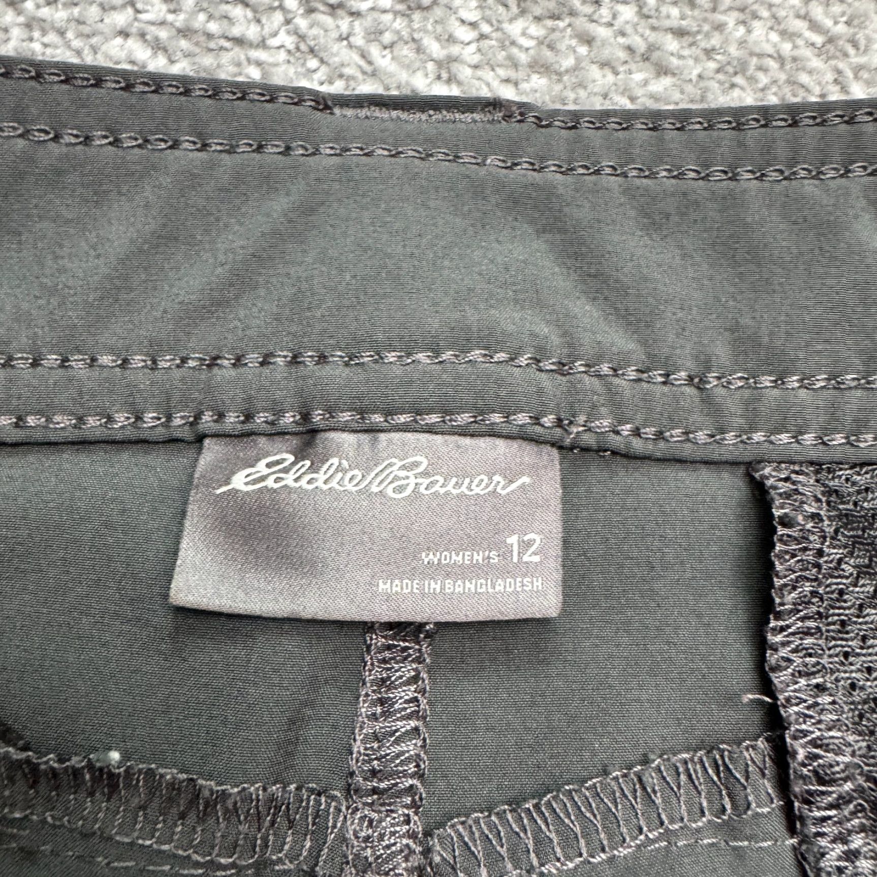Eddie Bauer VINTAGE Eddie Bauer Cargo Outdoor Pants Womens 12 Dark Gray Straight Leg Roll Hem Hiking Size 40" / US 18 - 6 Thumbnail