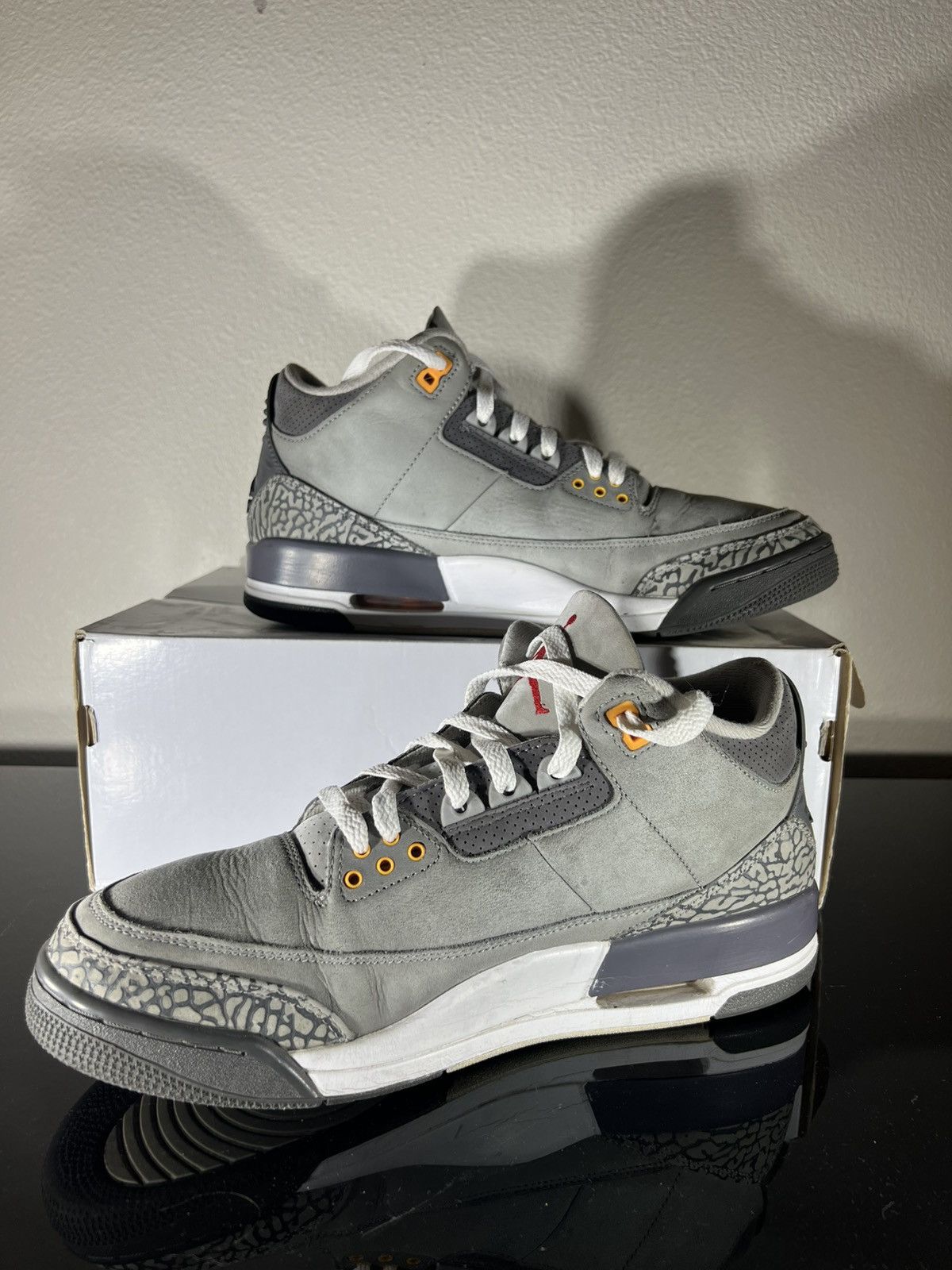 Jordan Brand Jordan 3 Retro “Cool Grey” size 11 Size US 11 / EU 44 - 3 Thumbnail