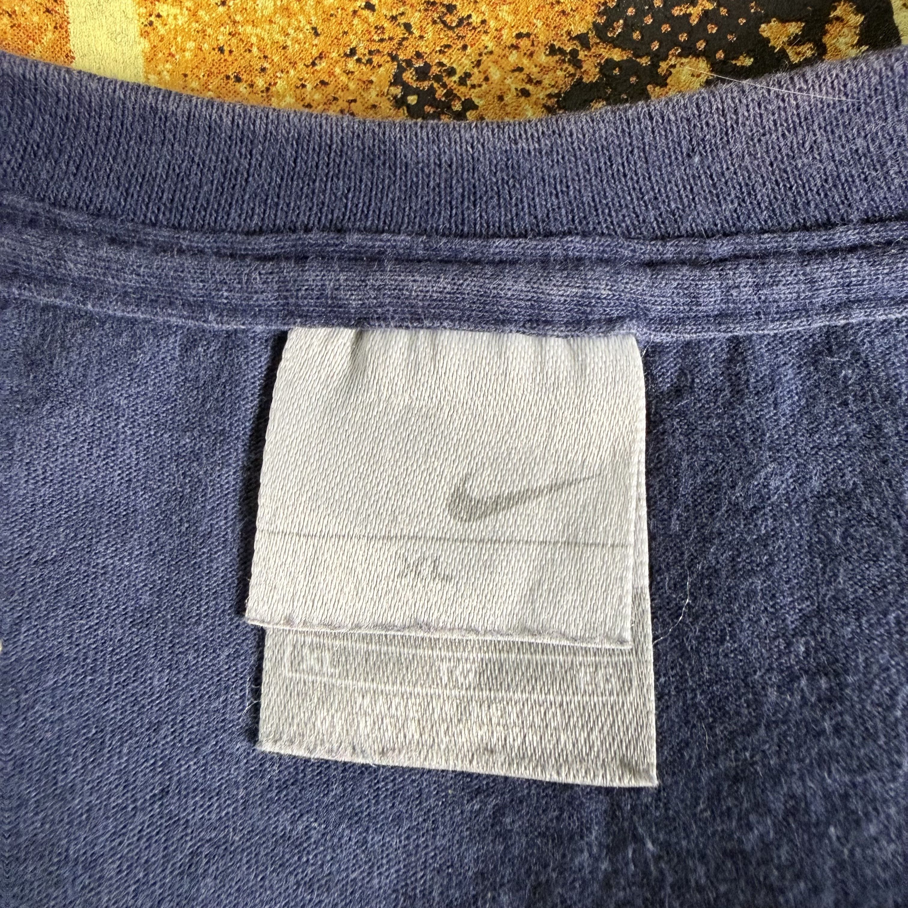 Nike 🔥RARE🔥Vintage 90s Nike Basketball Overprint T-Shirt Size US XL / EU 56 / 4 - 5 Thumbnail