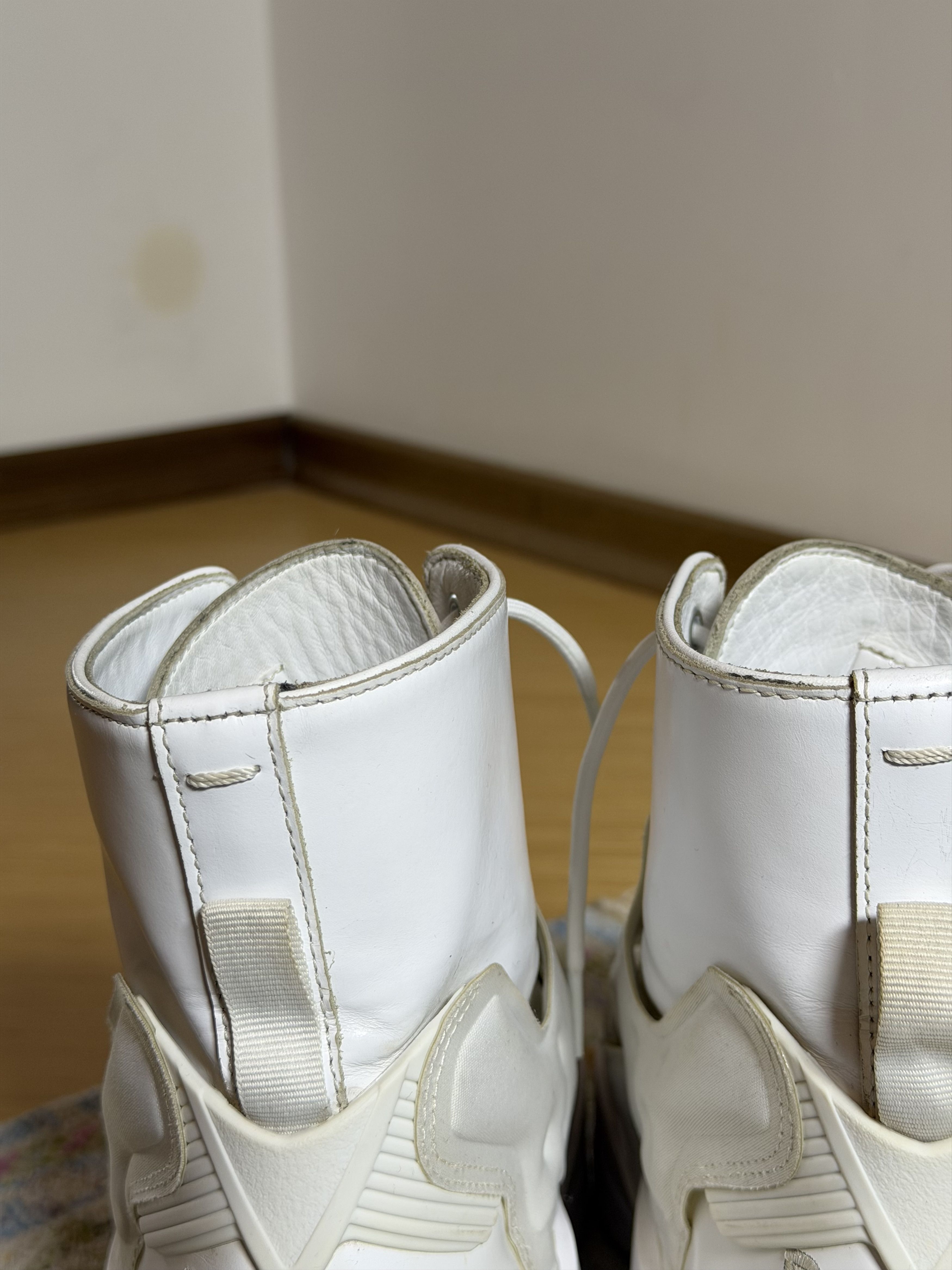 Maison Margiela × Reebok Maison Margiela x Reebok Instapump Fury Tabi Pump Sneakers Size US 10.5 / EU 43-44 - 11 Thumbnail