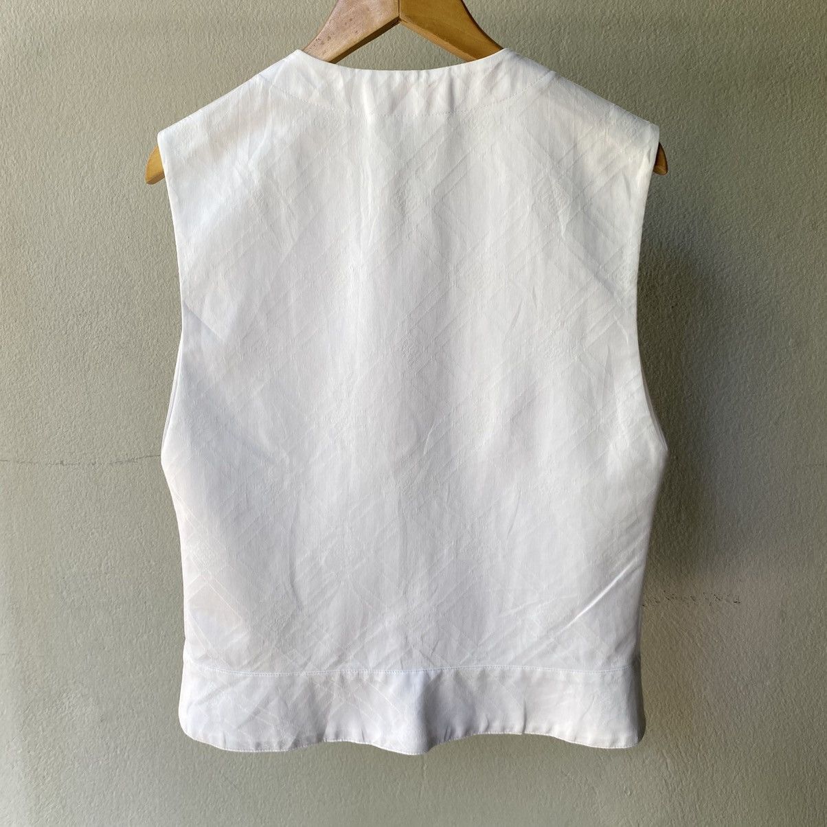 Givenchy Givenchy White Sleeveless Structured Blouse Size XS / US 0-2 / IT 36-38 - 2 Thumbnail