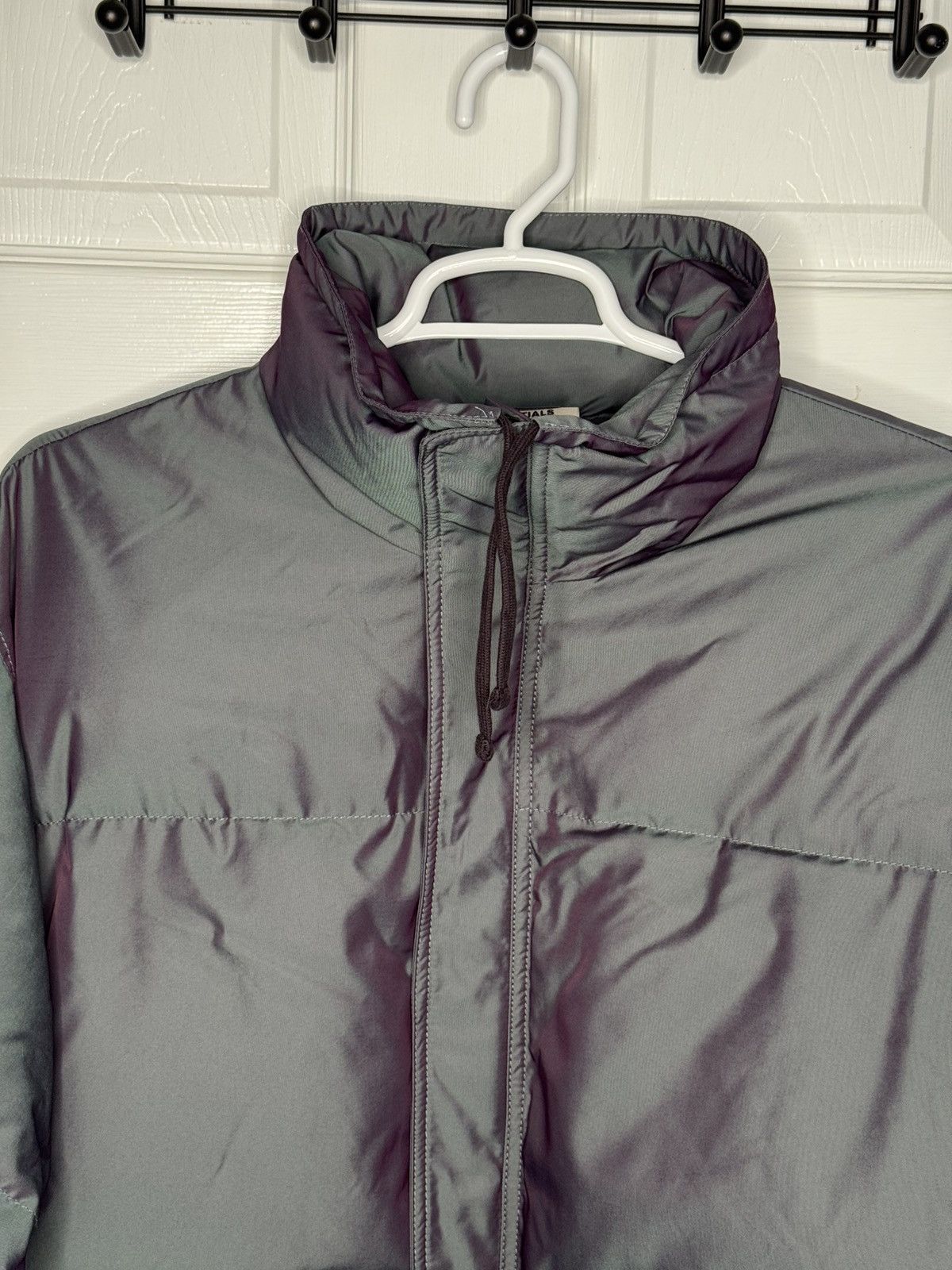 Fear of God Fear of God ESSENTIALS IRIDESCENT Puffer Jacket Size US L / EU 52-54 / 3 - 19 Thumbnail