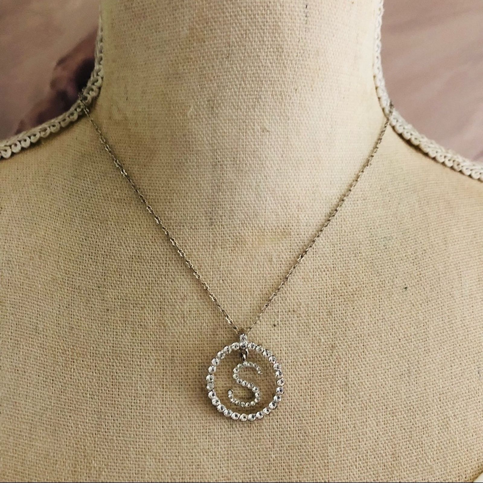 Jewelry Liz Claiborne monogram initial “S” pendant on chain necklace Size ONE SIZE - 1 Thumbnail