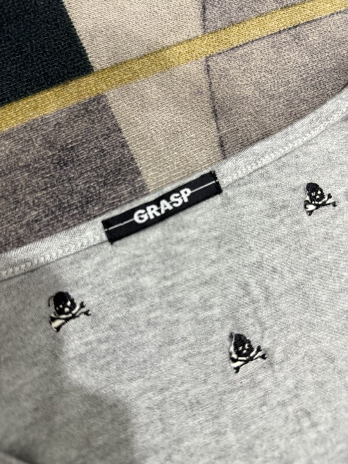 Hysteric Glamour GRASP SKULL ART LONG SLEEVE Size L / US 10 / IT 46 - 4 Thumbnail