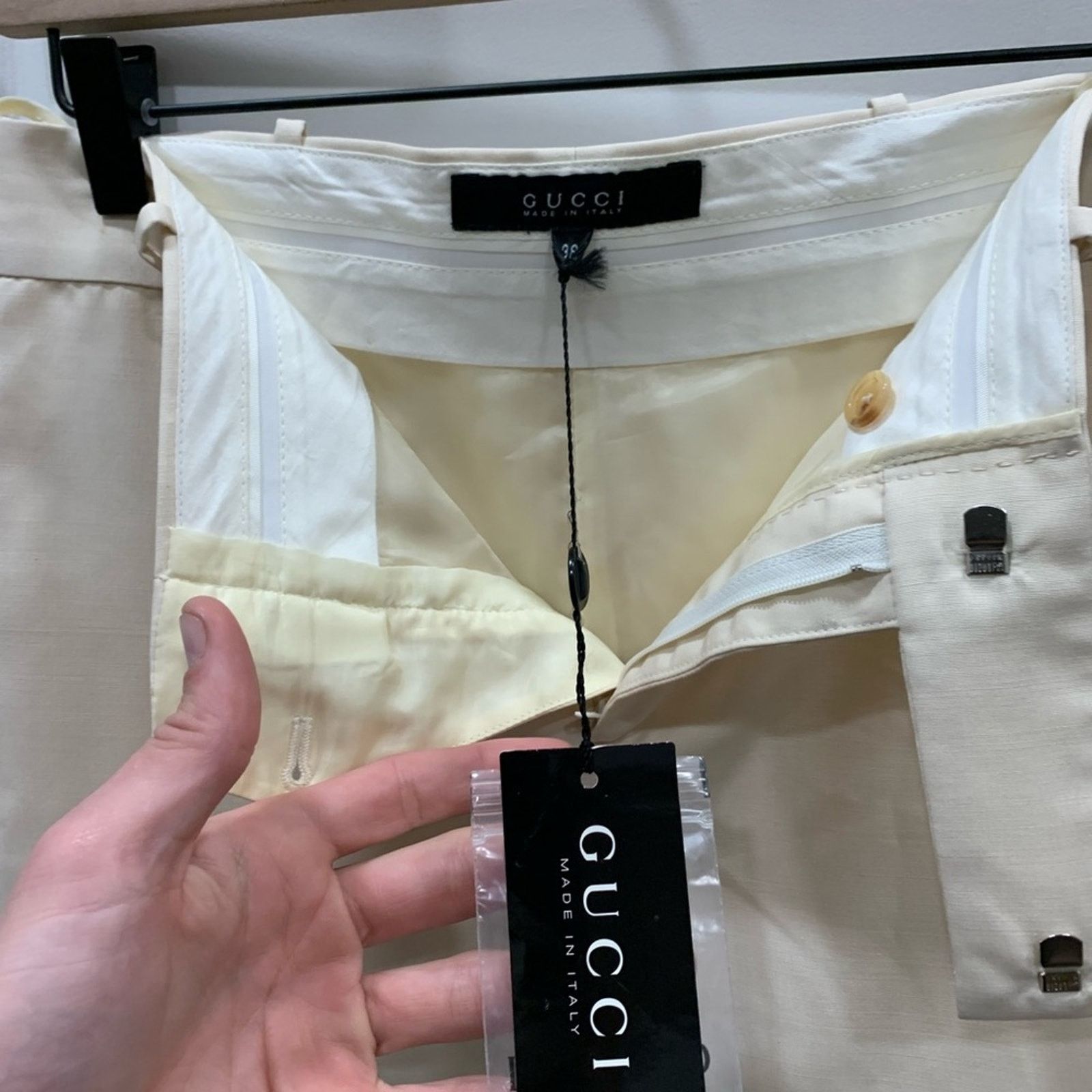 Gucci Vintage Gucci Tom Ford Beige Tan Knee Length Skirt NWT 38 2 Size 26" / US 2 / IT 38 - 4 Thumbnail