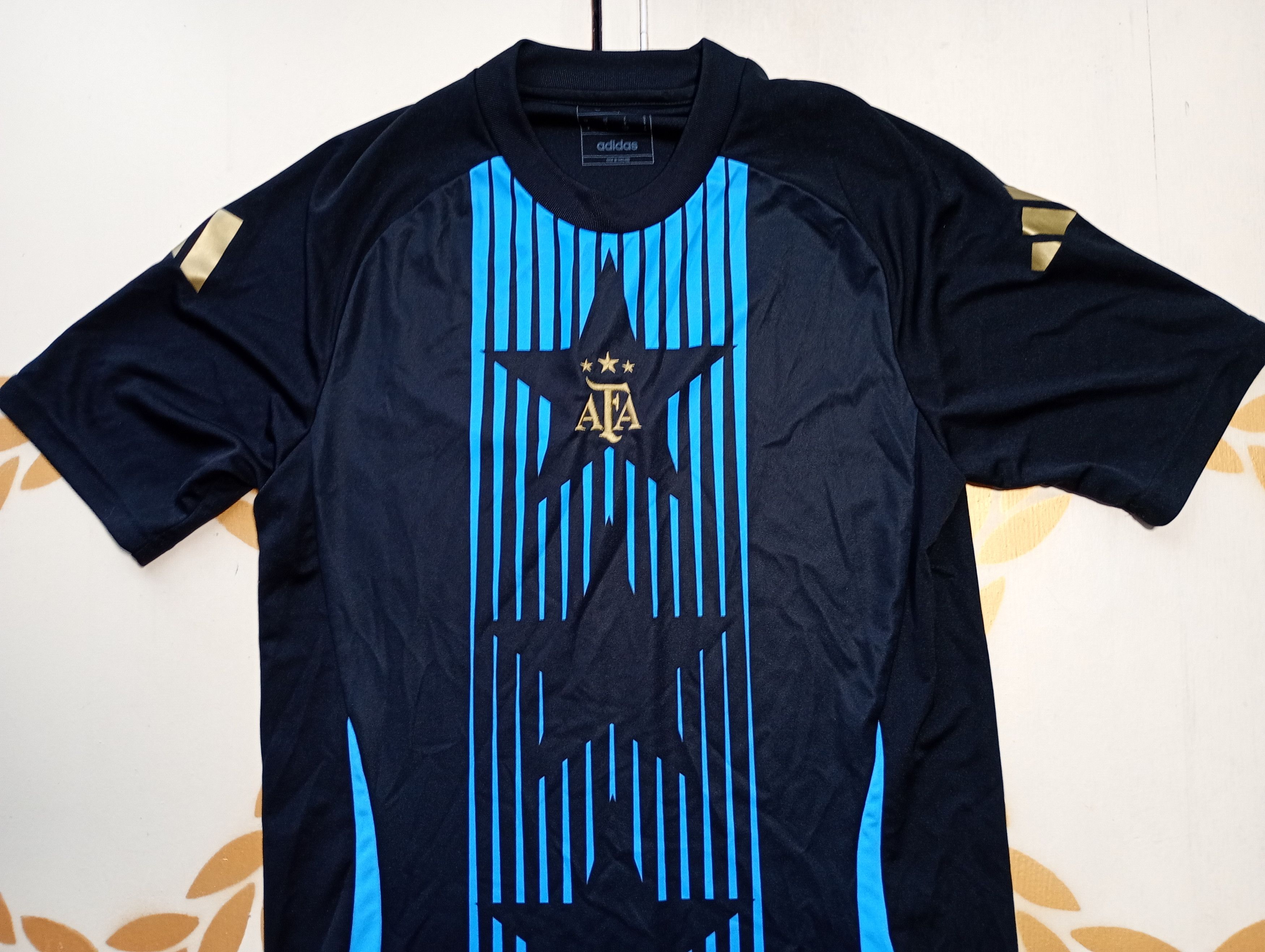 Adidas Adidas Argentina Pre-match Jersey 2024-2025 Size US S / EU 44-46 / 1 - 4 Thumbnail