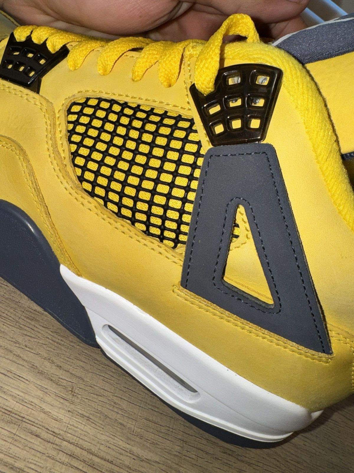 Jordan Brand Size:11 Retro 4 Lightning Size US 11 / EU 44 - 5 Thumbnail
