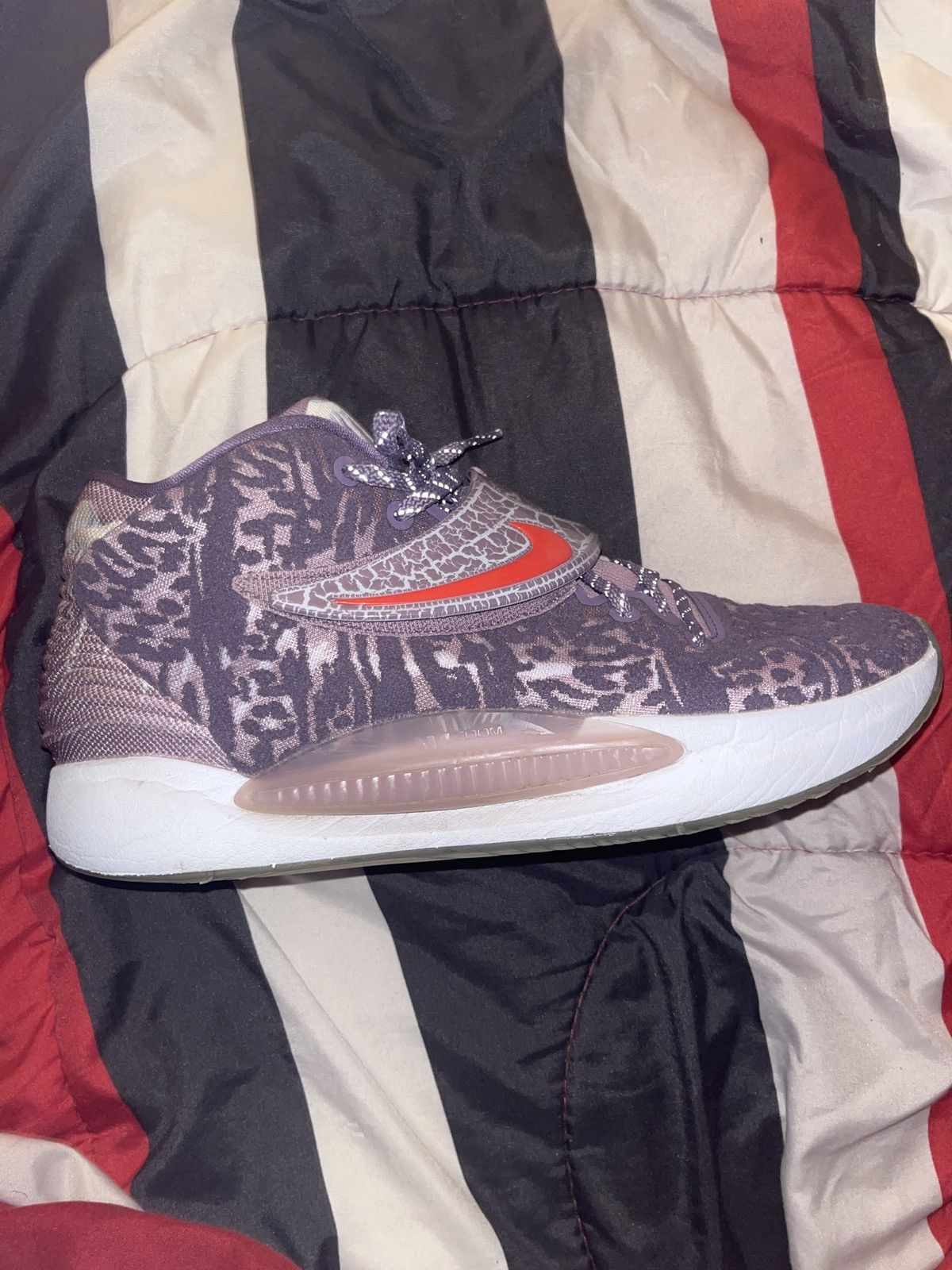 Nike KD14 NRG ‘Valentine’s Day’ Size US 11.5 / EU 44-45 - 5 Thumbnail