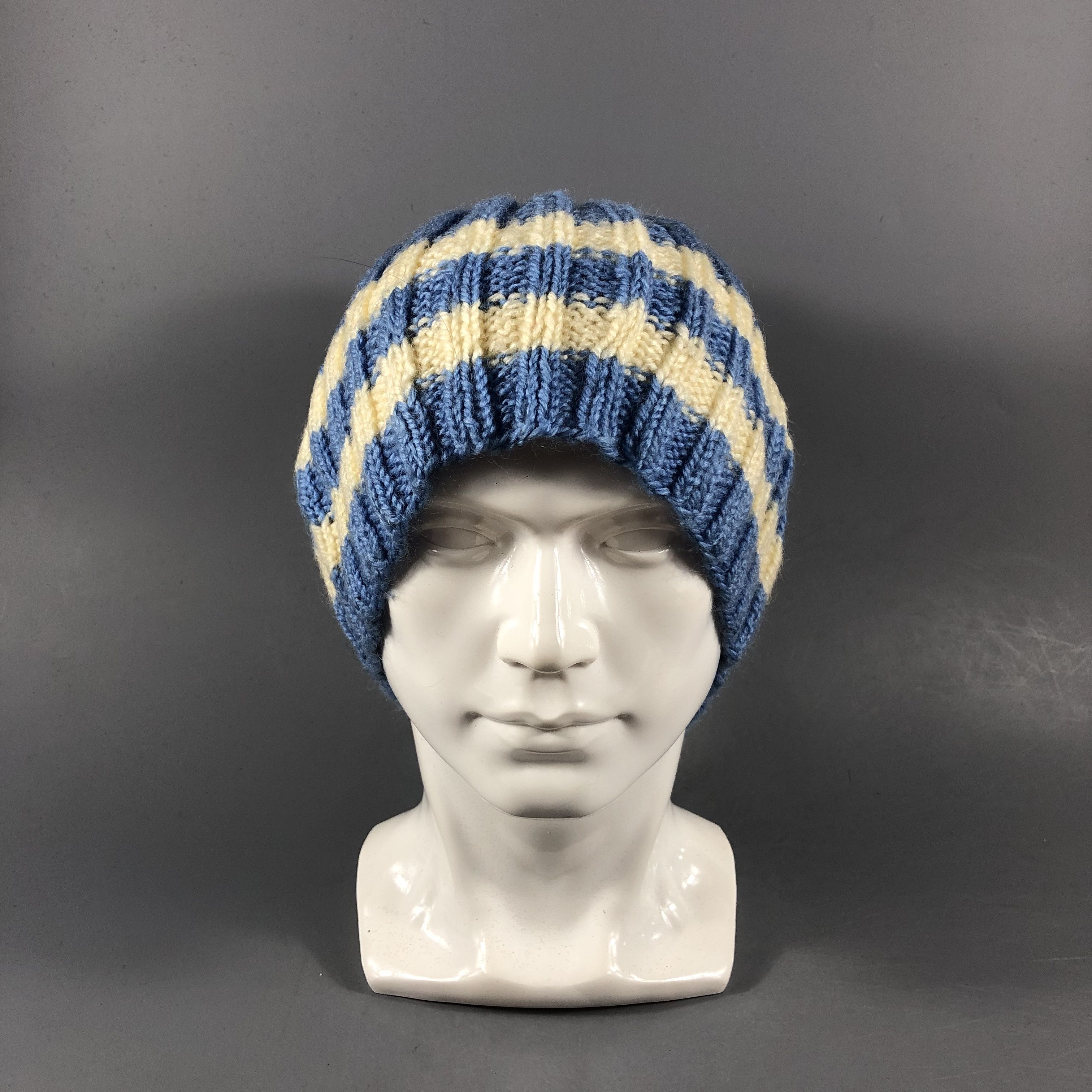 Vintage Unknown Pleated Knit Bobble Beanie Snowcap Snow Hat B980 Size ONE SIZE - 1 Thumbnail