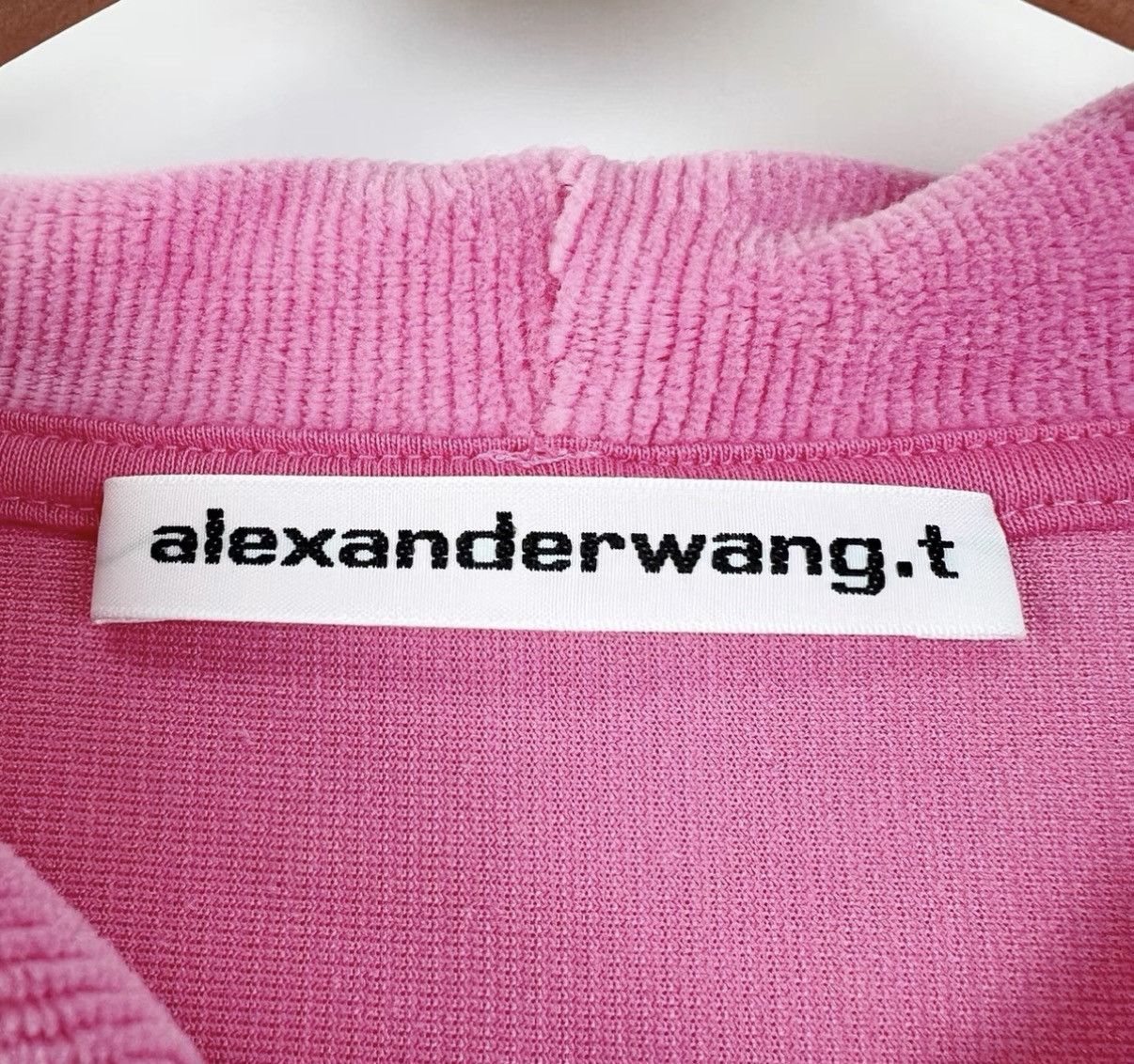 Alexander Wang Alexander Wang Pink Logo Print Cropped Pullover Hoodie K12 Size XS / US 0-2 / IT 36-38 - 4 Thumbnail