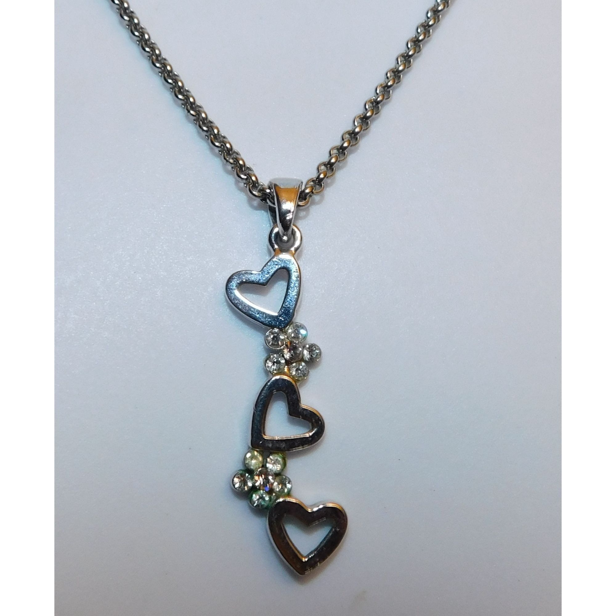Other Triple Heart Floral Silver Tone Pendant Necklace Size ONE SIZE - 2 Thumbnail