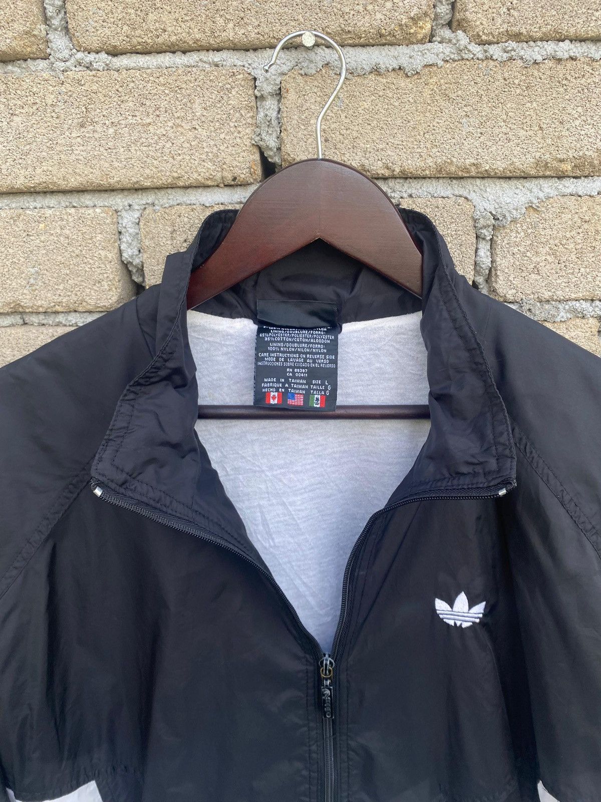 Adidas Vintage 90s Adidas Windbreaker Jacket Size US L / EU 52-54 / 3 - 5 Thumbnail