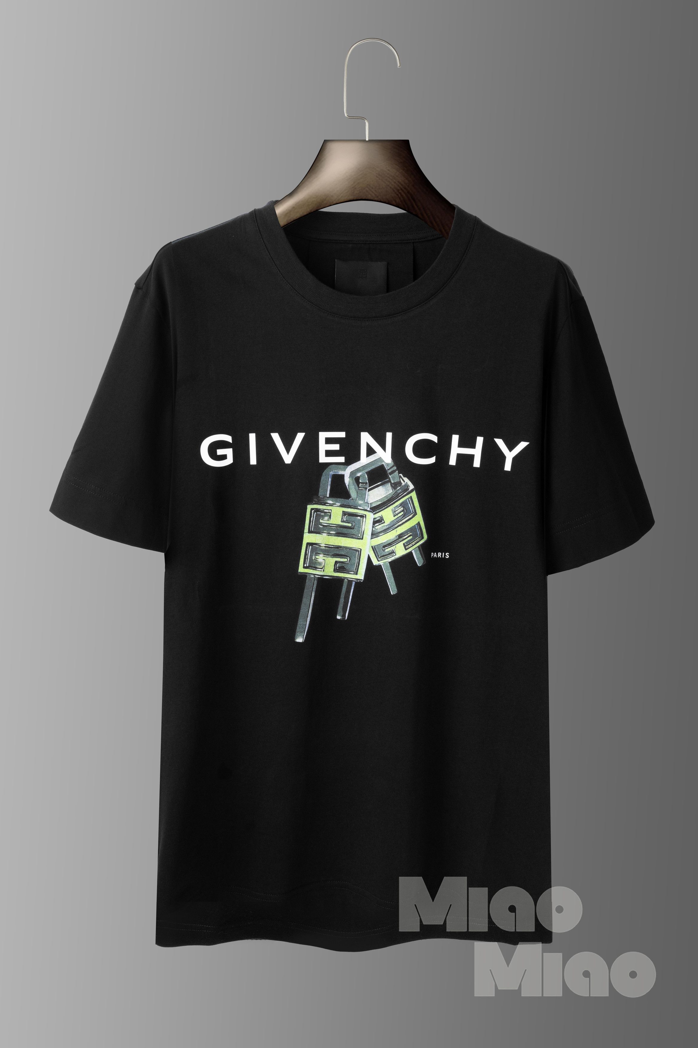 Givenchy Givenchy 4G Padlock Print T Shirt Size US M / EU 48-50 / 2 - 1 Thumbnail