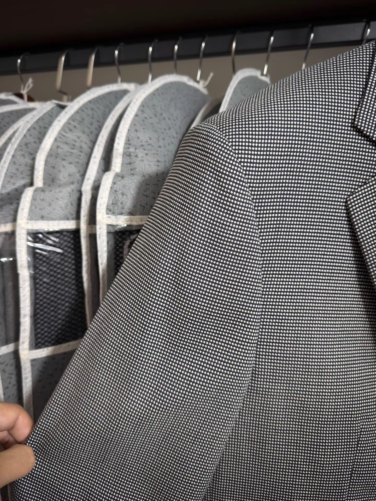 Giorgio Armani Gray Houndstooth Pattern Single-Breasted Blazer Size US XXS / EU 40 - 4 Thumbnail