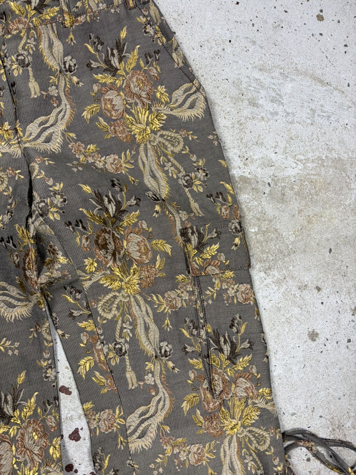 Roberto Cavalli Vintage 2000s Roberto Cavalli Class Floral Cargo Pants Size 30" / US 8 / IT 44 - 8 Thumbnail