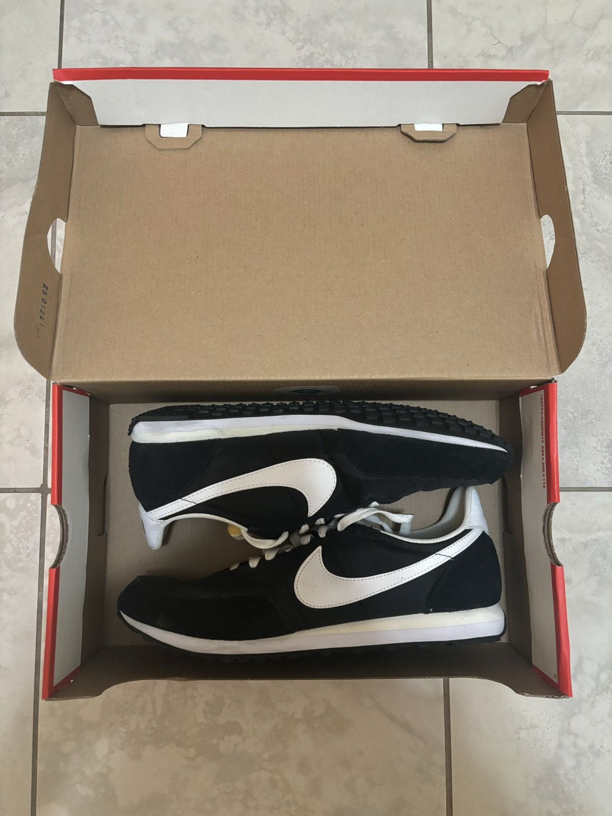 Nike rare Nike Waffle Trainer 2 Black/White Shoe Size 9.5 Size US 9.5 / EU 42-43 - 1 Thumbnail