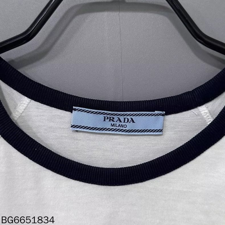 Prada Prada Triangle logo white short sleeves Size US M / EU 48-50 / 2 - 5 Thumbnail