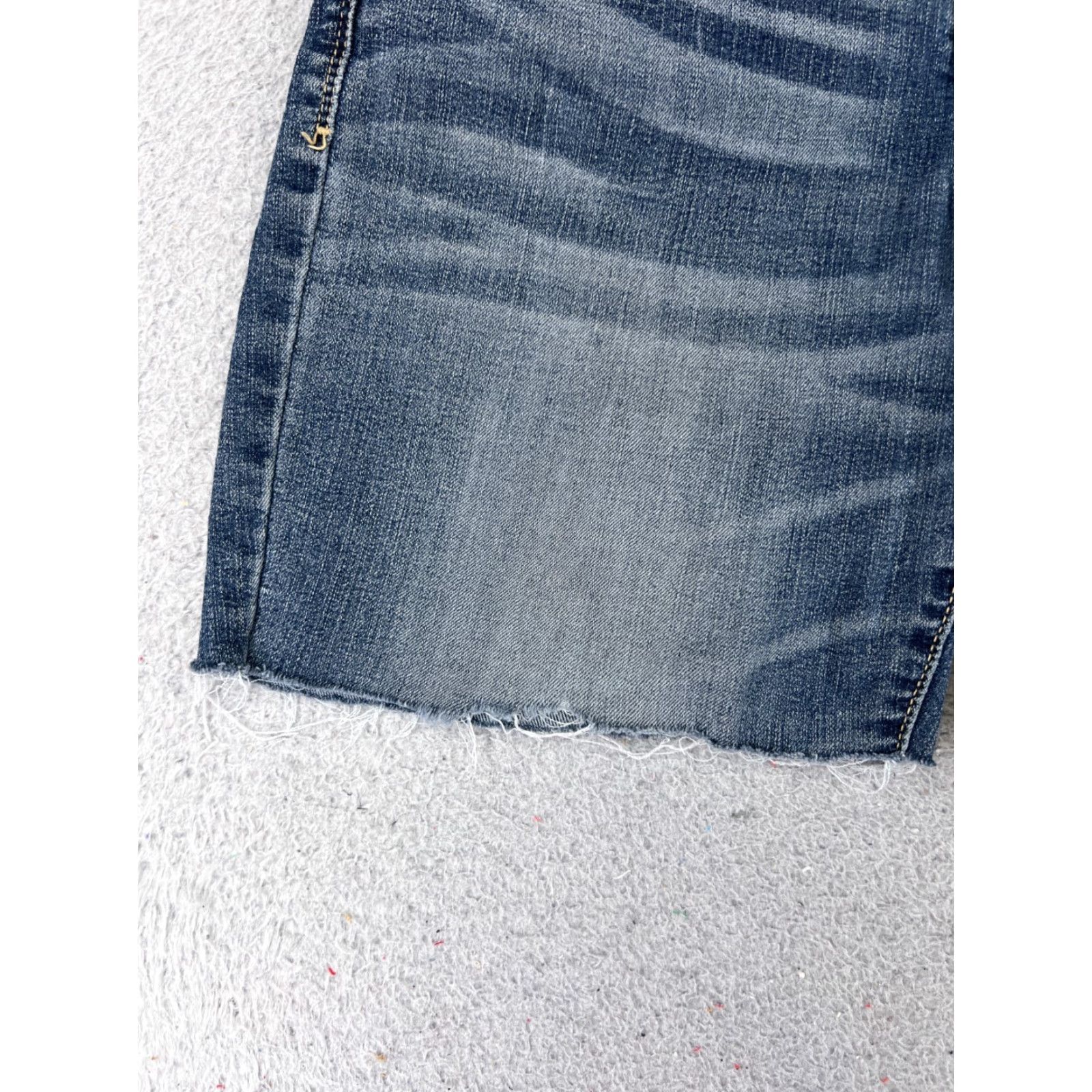 Levi's Levi's Shorts Women 4 Blue Denim Cut-Off Low Rise 26x6 Cotton Blend Size 27" / US 4 / IT 40 - 3 Thumbnail