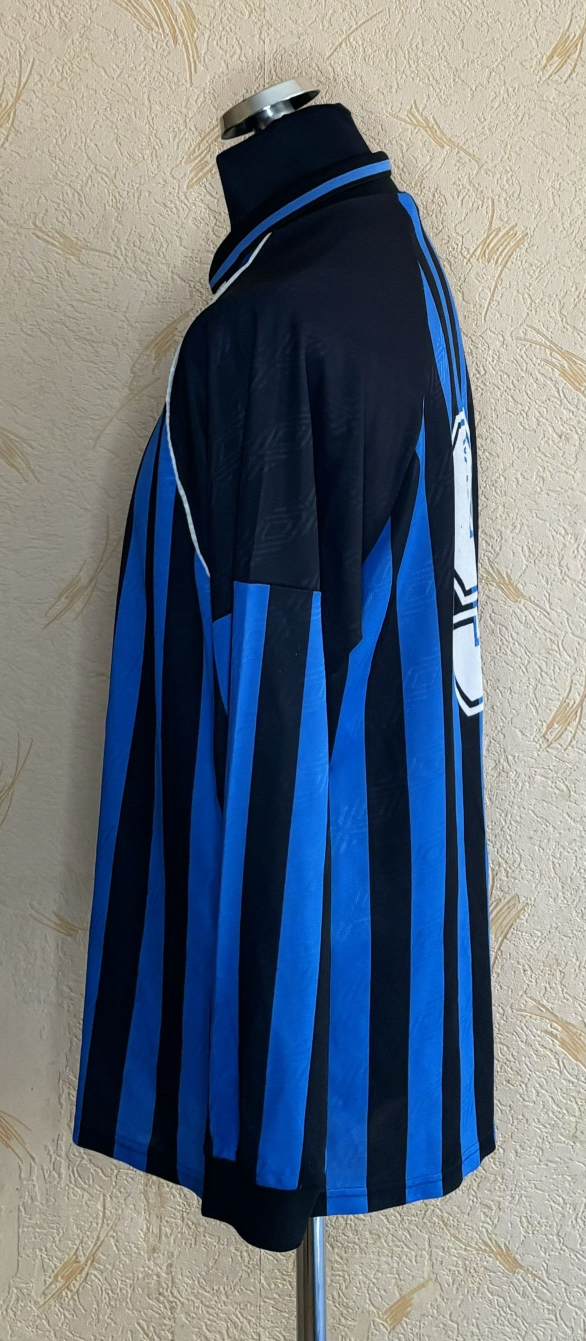 Umbro Template Umbro 9 Football Jersey sizes. XL Size US XL / EU 56 / 4 - 3 Thumbnail