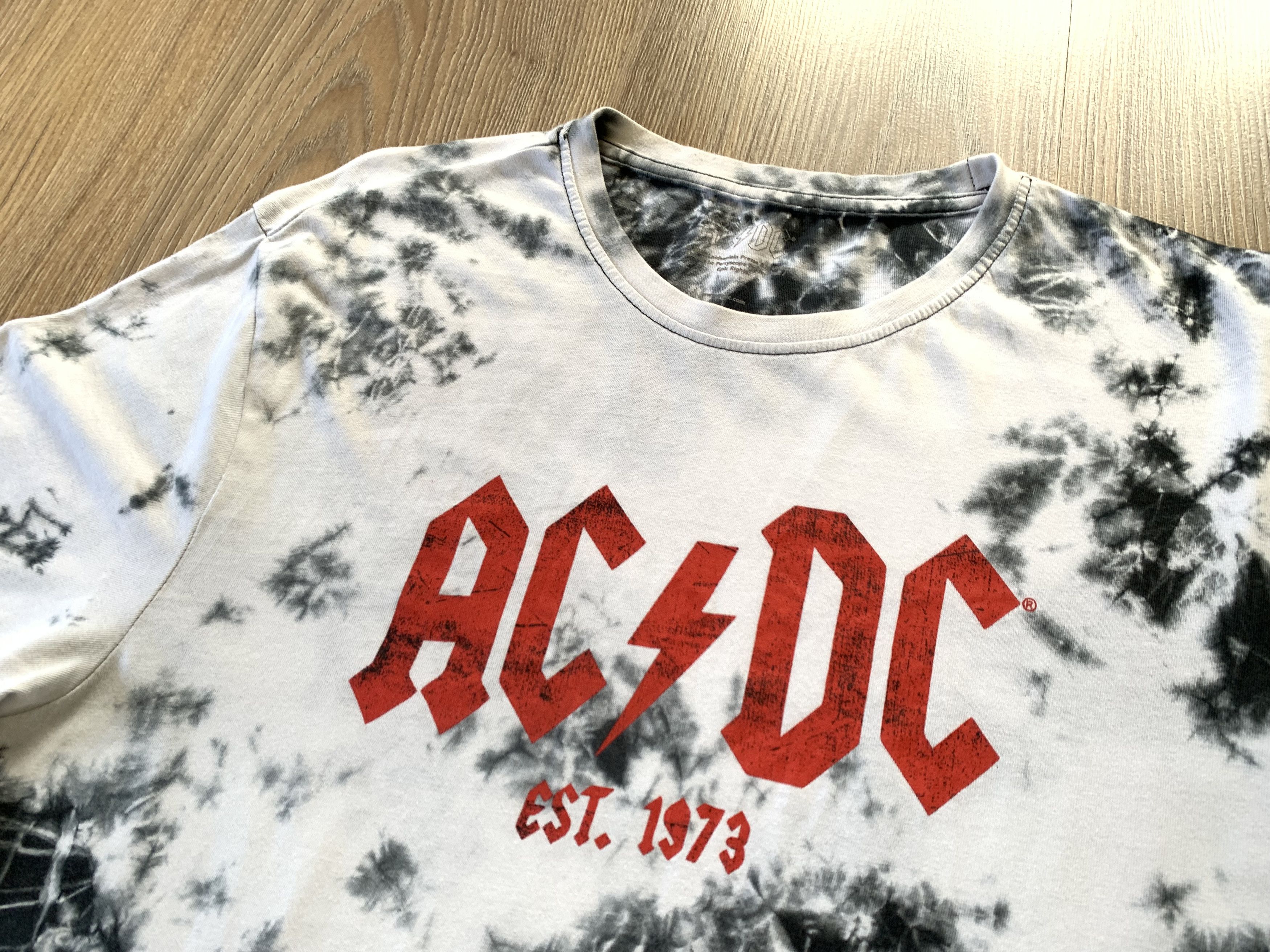 AC/DC × Band Tees × Vintage AC/DC Tie Dye T Shirt 2022 Size US S / EU 44-46 / 1 - 4 Thumbnail