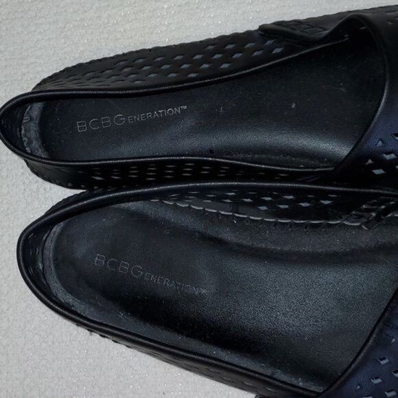 Designer BCBGeneration Black Leather Sz. 9.5 Hand Tooled Slipon Loafe Size US 9.5 / IT 39.5 - 3 Thumbnail