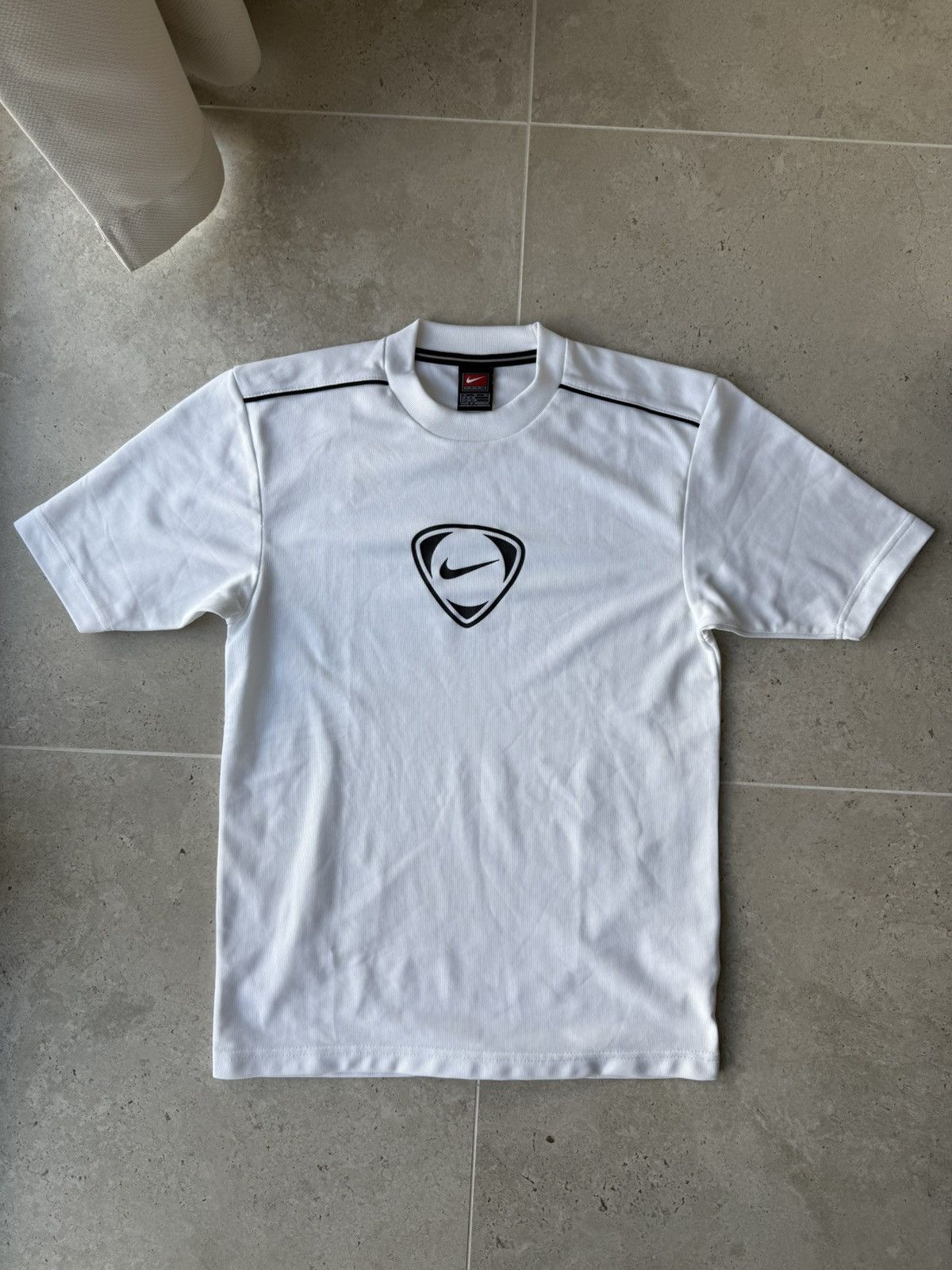 Nike Rare Vintage T-Shirt Nike Centr Logo Big Swoosh Drill Y2K Size US XL / EU 56 / 4 - 1 Thumbnail