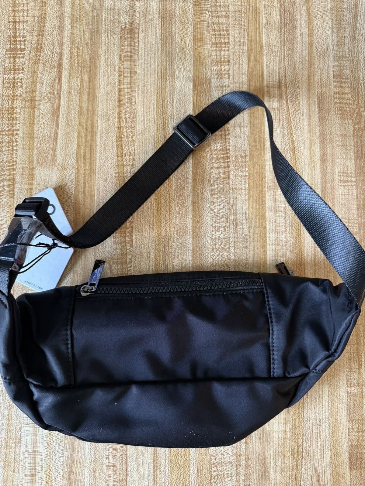 Alo Yoga Alo Yoga Explorer Fanny Pack (Black) Size ONE SIZE - 2 Thumbnail