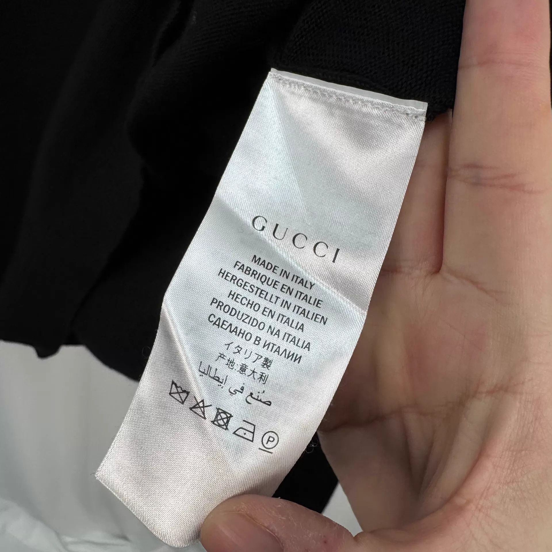 Gucci Gucci Black Embrd Bee V-neck Knit Sweater M 99 New Size M / US 6-8 / IT 42-44 - 6 Thumbnail