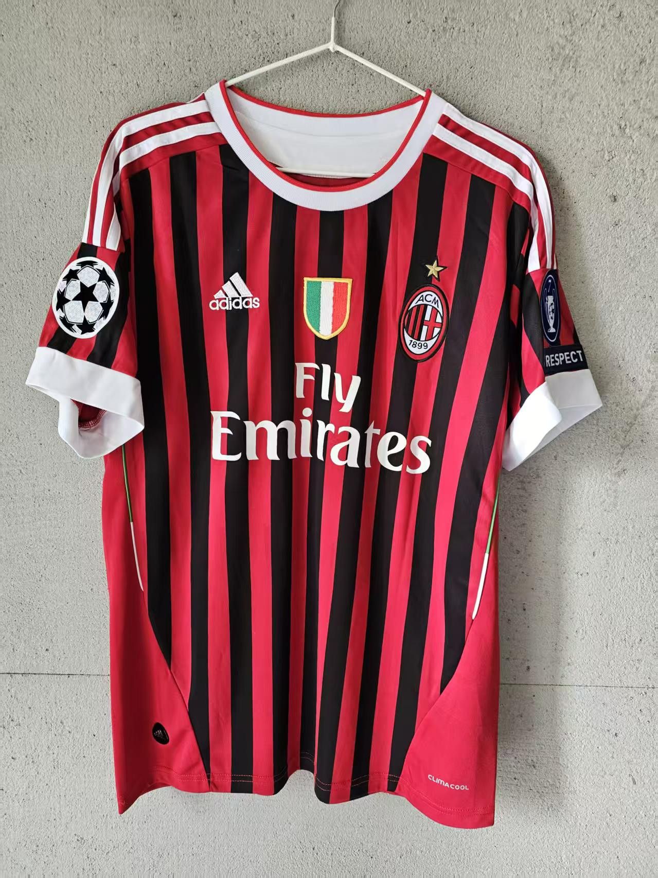 Other 2011 AC Milan #11 Ibrahimović Jersey Home Size US XL / EU 56 / 4 - 2 Thumbnail