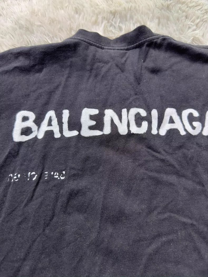 Balenciaga Balenciaga Graffiti and spray paint logo to make old short Size US XS / EU 42 / 0 - 6 Thumbnail