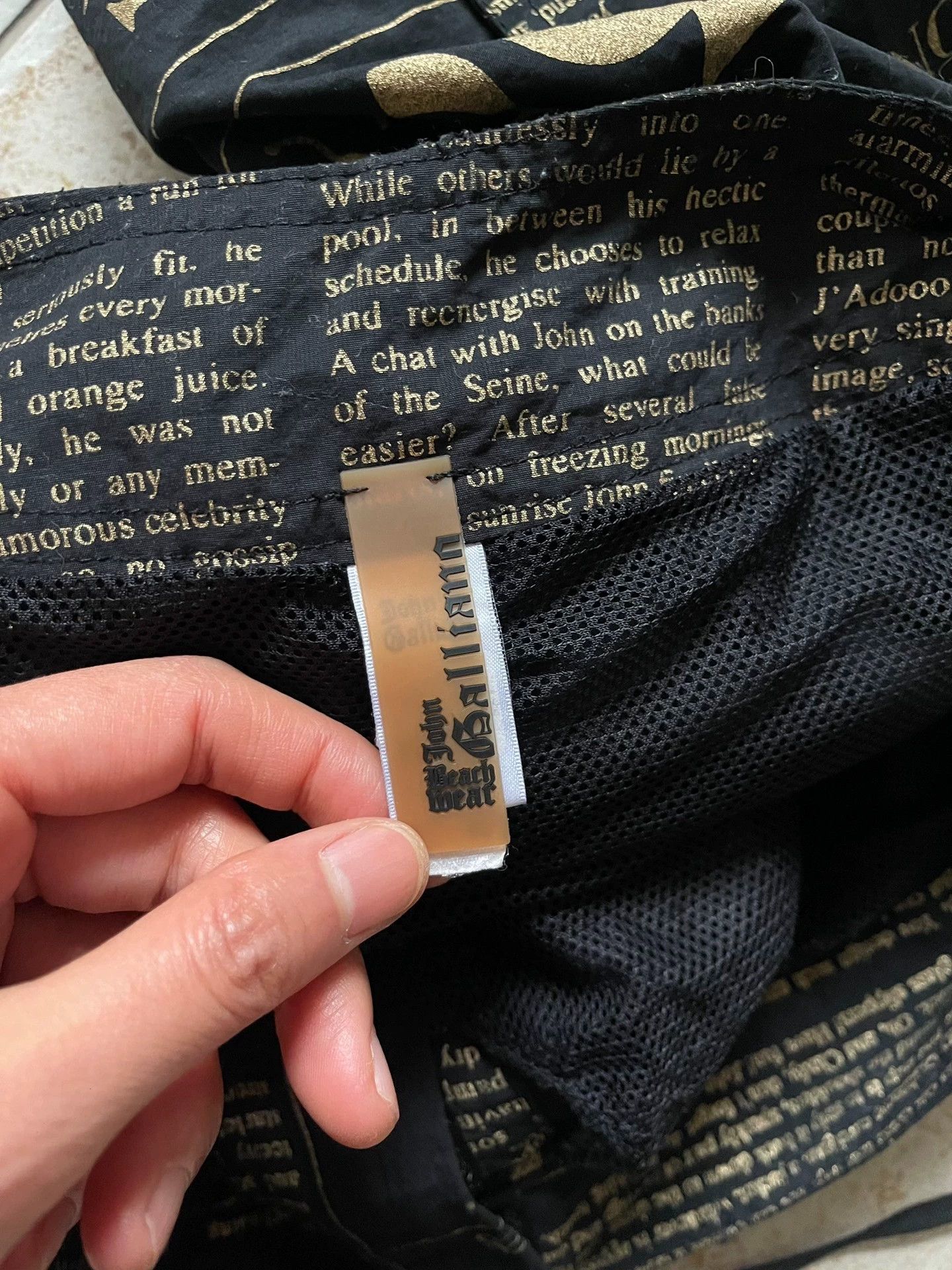 John Galliano John Galliano Vintage Newspaper Print 7/8 Trousers Size US 27 - 6 Thumbnail