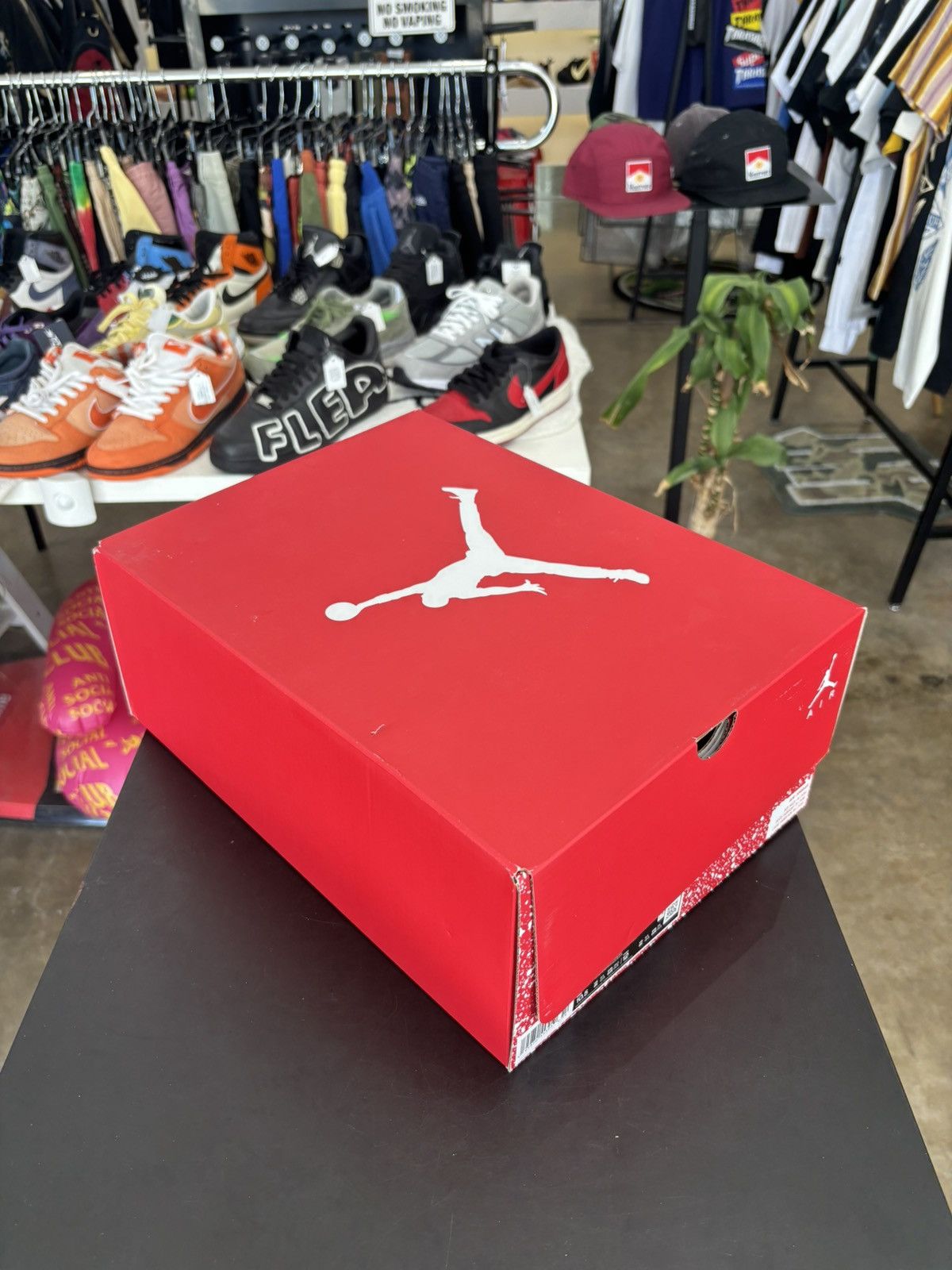 Jordan Brand Jordan 6 Retro Red Oreo Sz. 10.5 Size US 10.5 / EU 43-44 - 12 Thumbnail