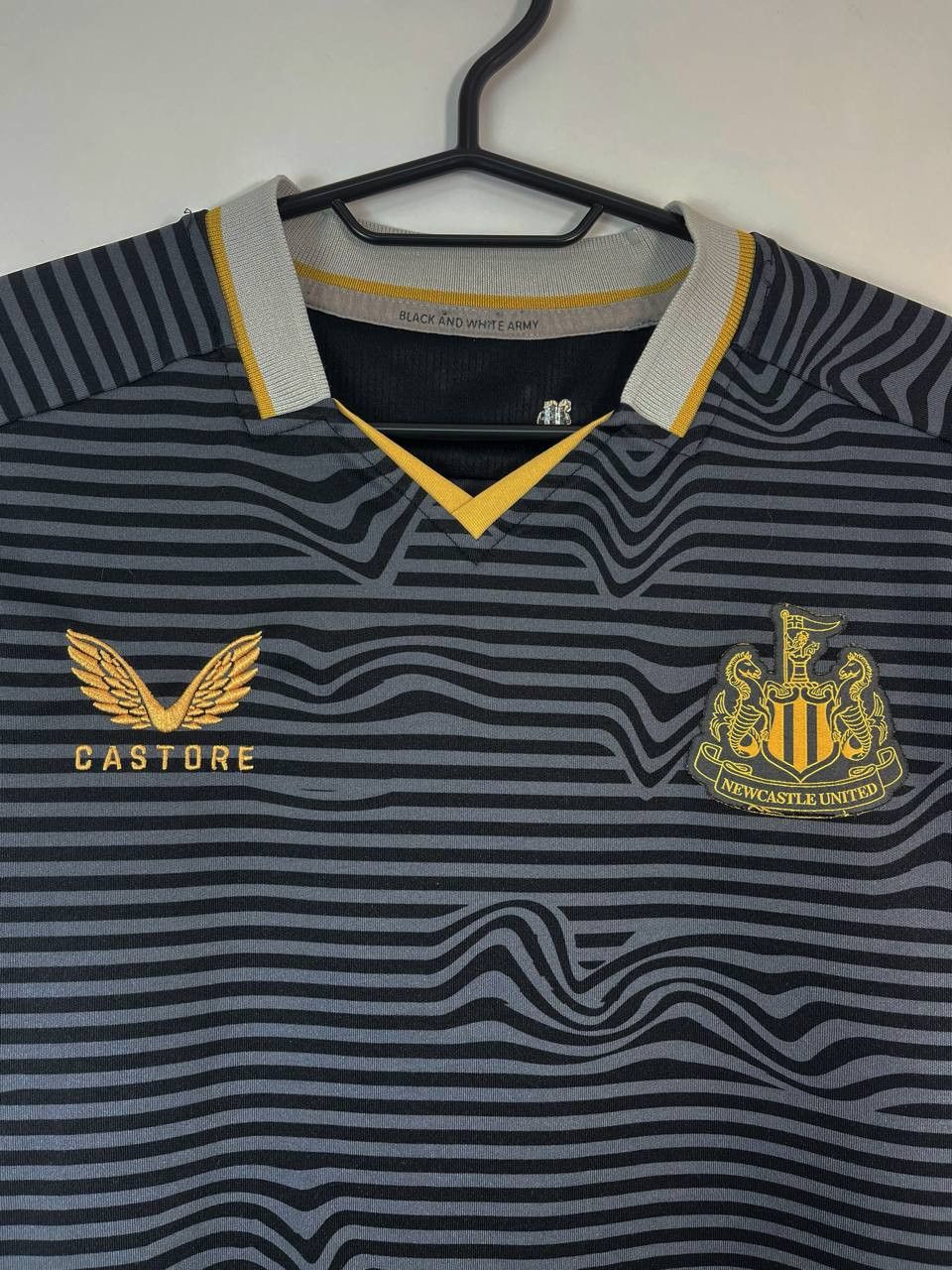 Castore NEWCASTLE UNITED 2021 2022 TRAINING T-SHIRT CASTORE Size S Size US S / EU 44-46 / 1 - 2 Thumbnail
