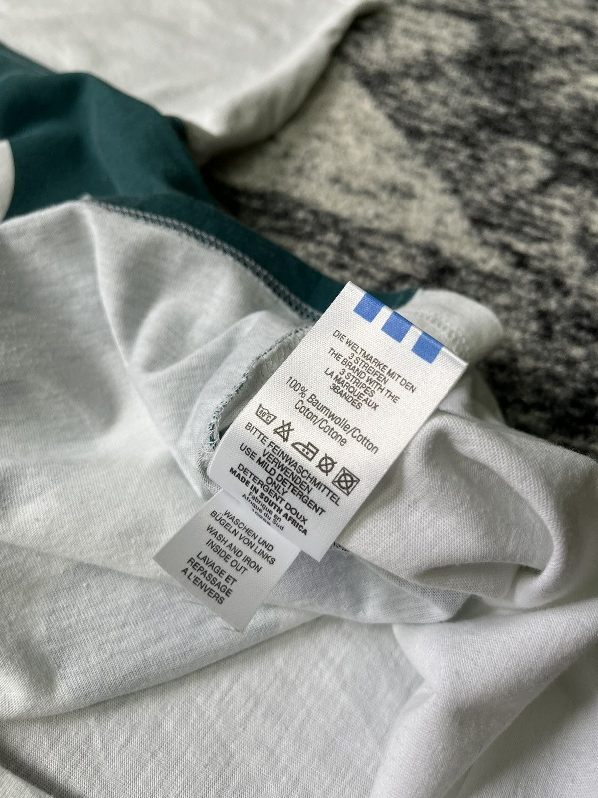 Adidas Vintage Adidas T-Shirt Printed Free Climbing 80’s 90’s Size US L / EU 52-54 / 3 - 8 Thumbnail
