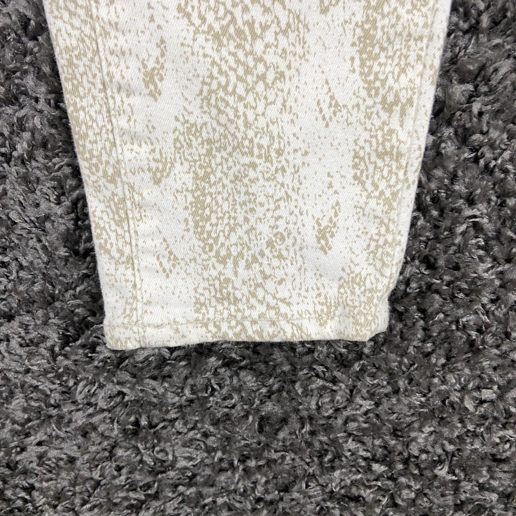 Paige Paige Hoxton Ankle Jeans Women’s 28 Beige Snake Print Size 28" / US 6 / IT 42 - 2 Thumbnail